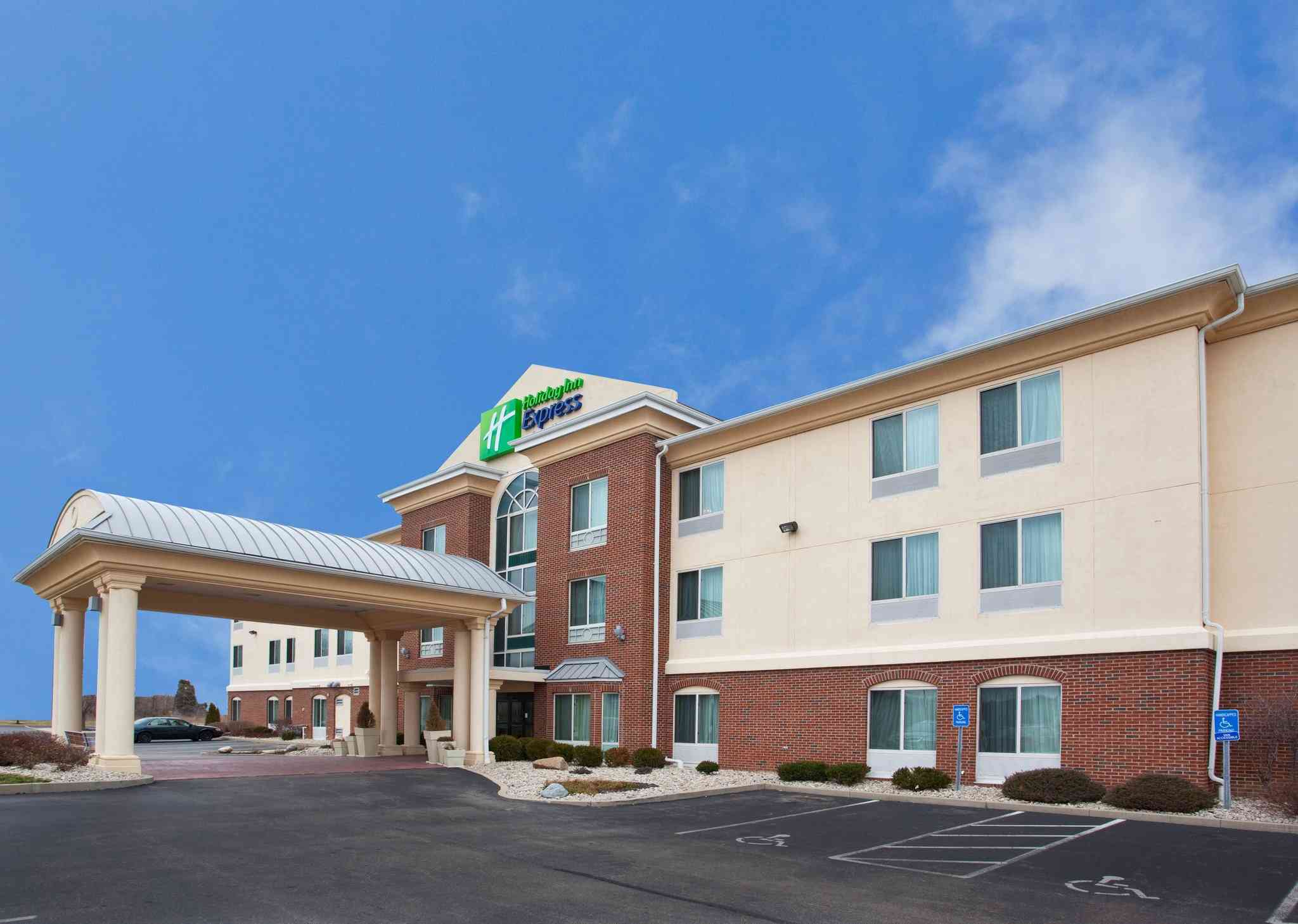 Holiday Inn Express & Suites Cincinnati-Blue Ash in Sininen tuhka, OH