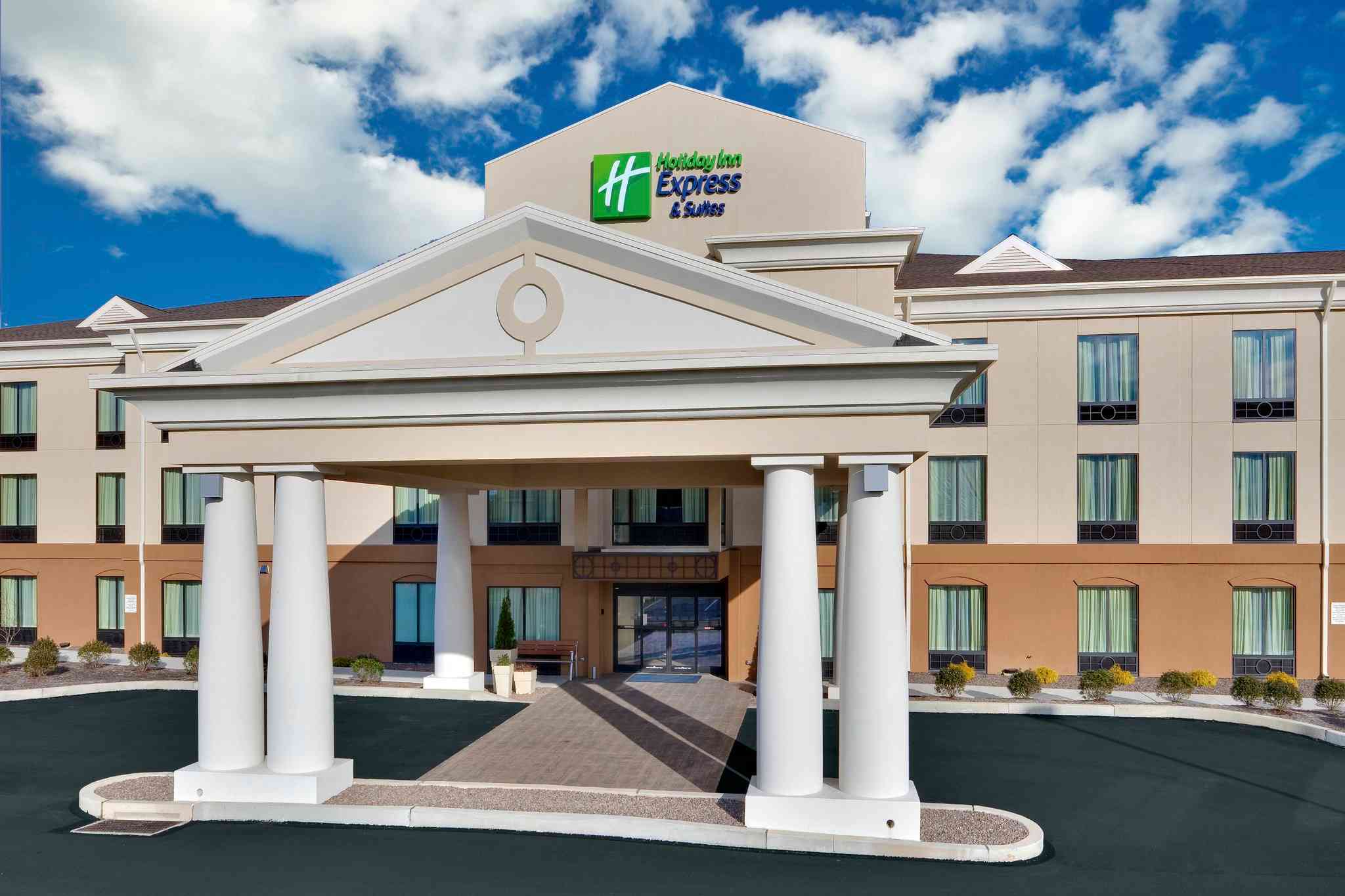 Holiday Inn Express Hotel & Suites Lebanon in Líbano, PA