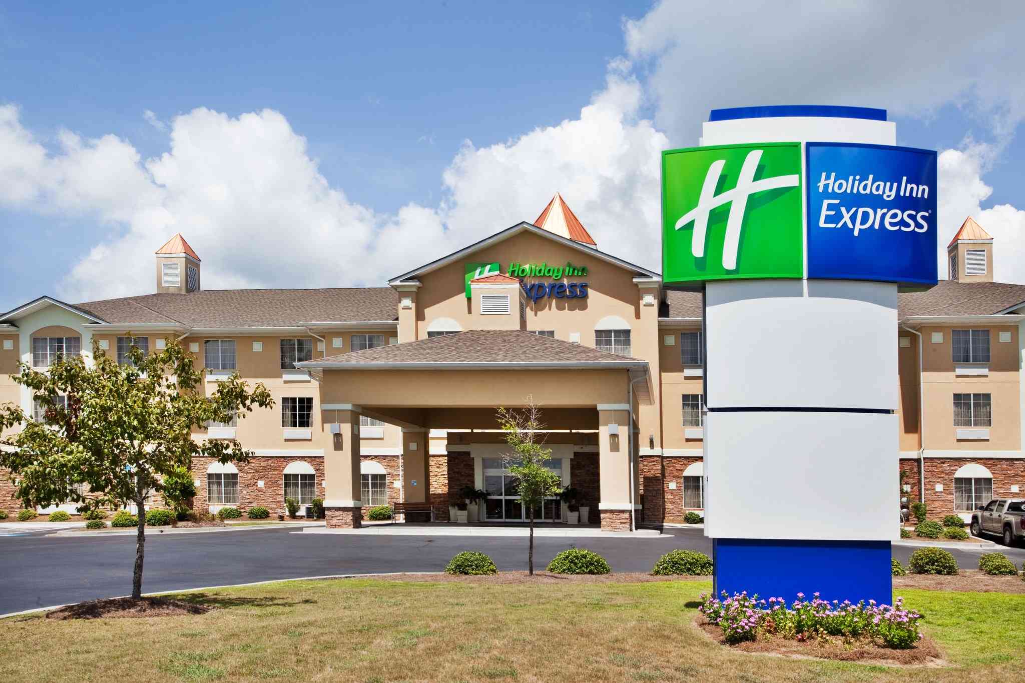 Holiday Inn Express Savannah Airport in Savann, GA