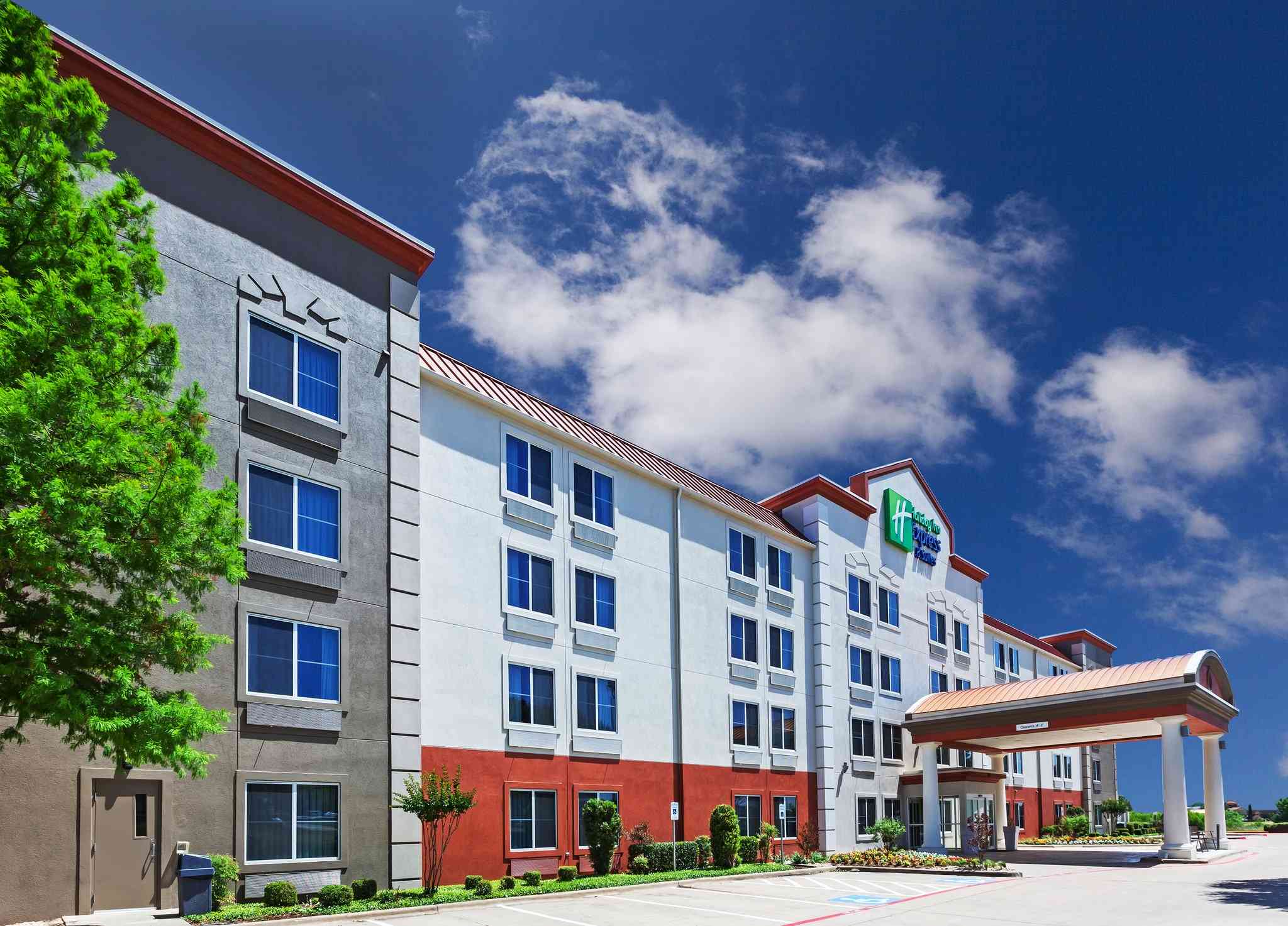 Holiday Inn Express Hotel & Suites Dallas Lewisville in 루이스빌, TX