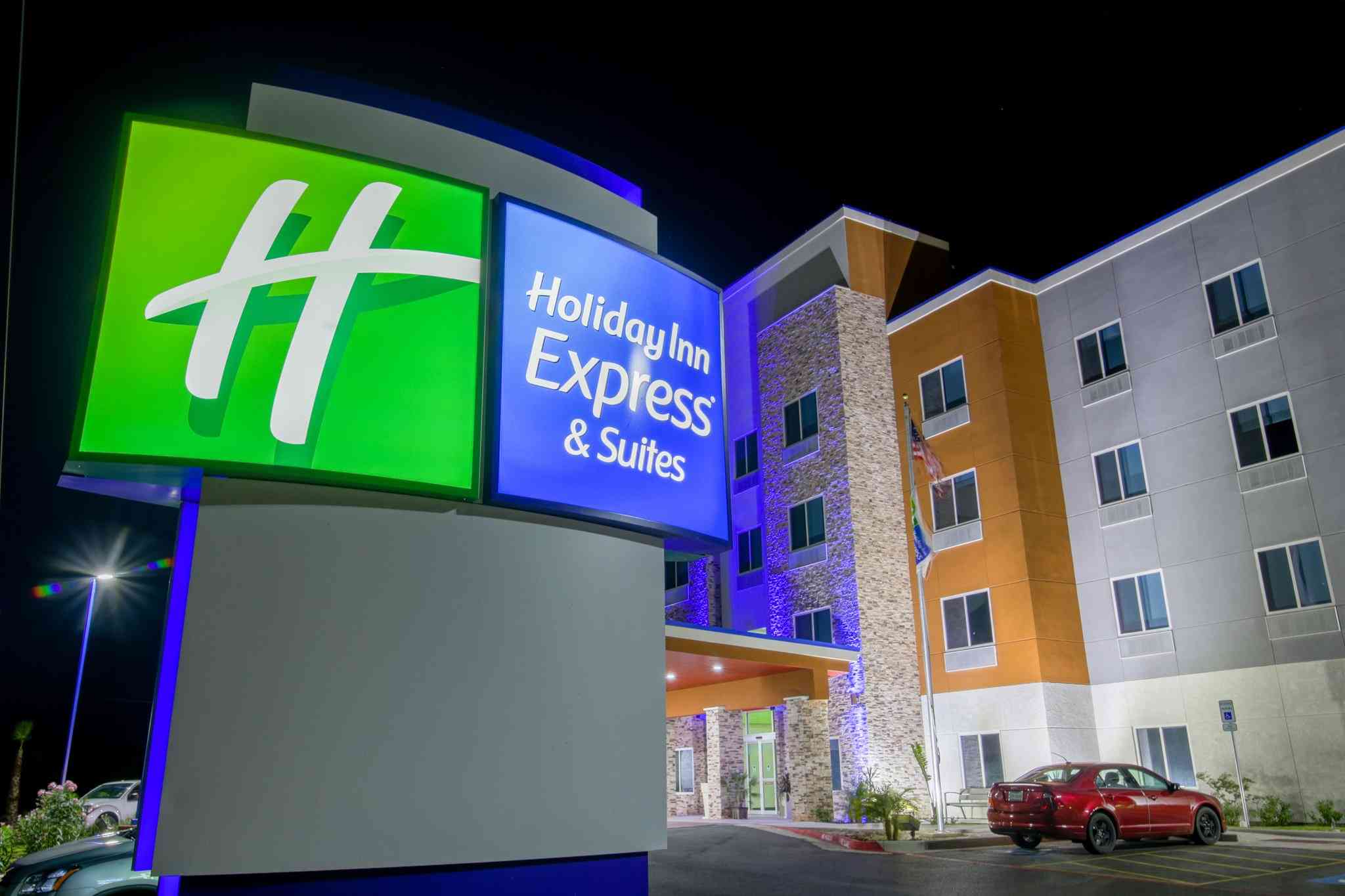 Holiday Inn Express & Suites Raymondville in Raymondville, TX