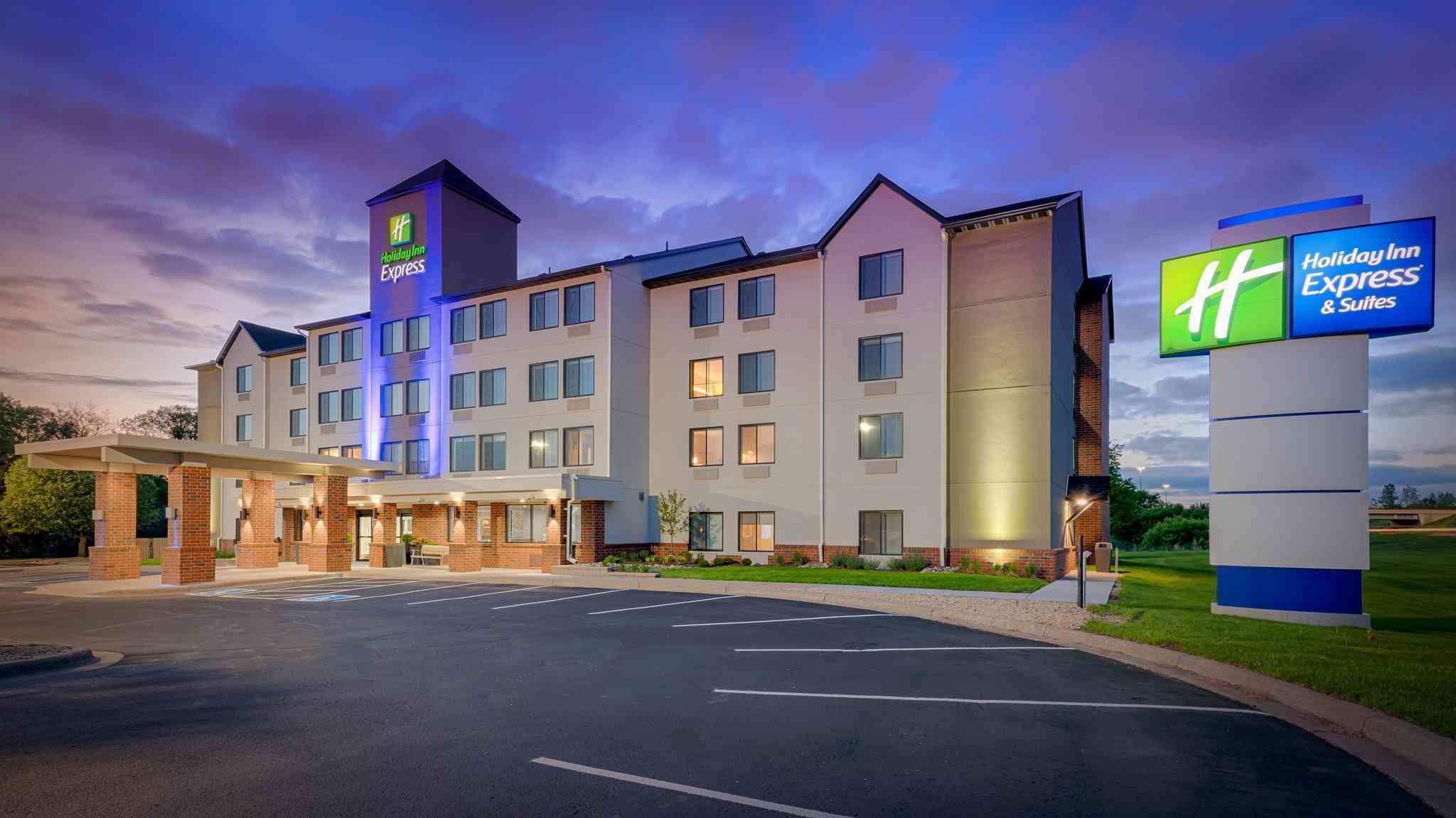 Holiday Inn Express Hotel & Suites Coon Rapids-Blaine Area in Coon Rapids, MN