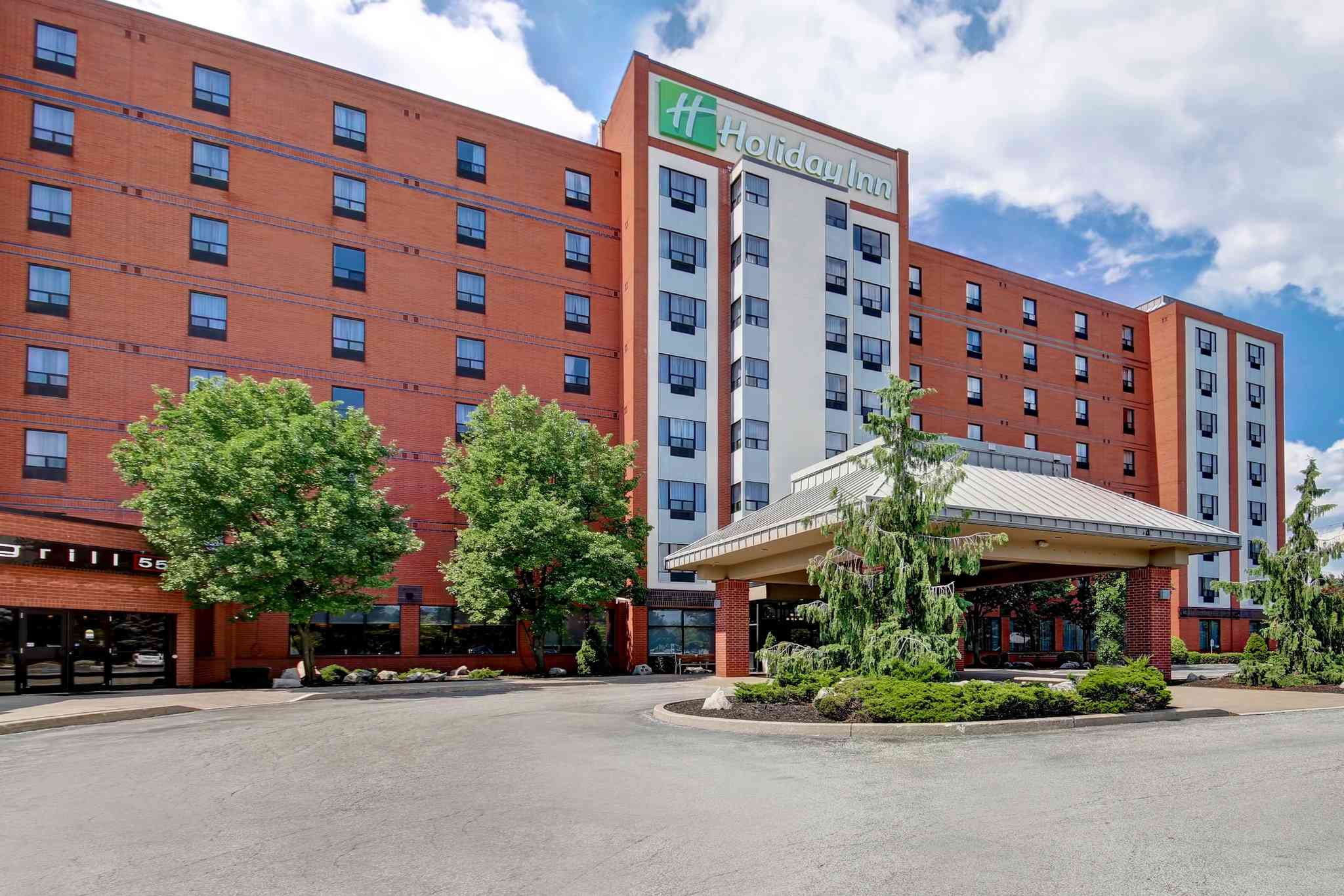 Holiday Inn Hotel & Suites Windsor (Ambassador Bridge) in Windsor, ON