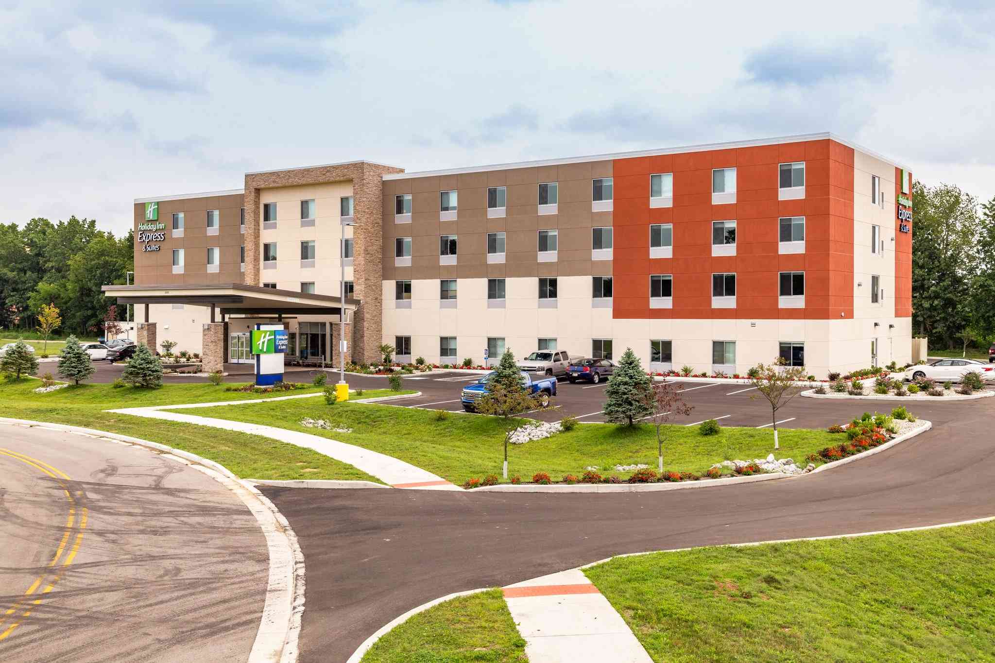 Holiday Inn Express & Suites Elkhart North in Elkhart, IN