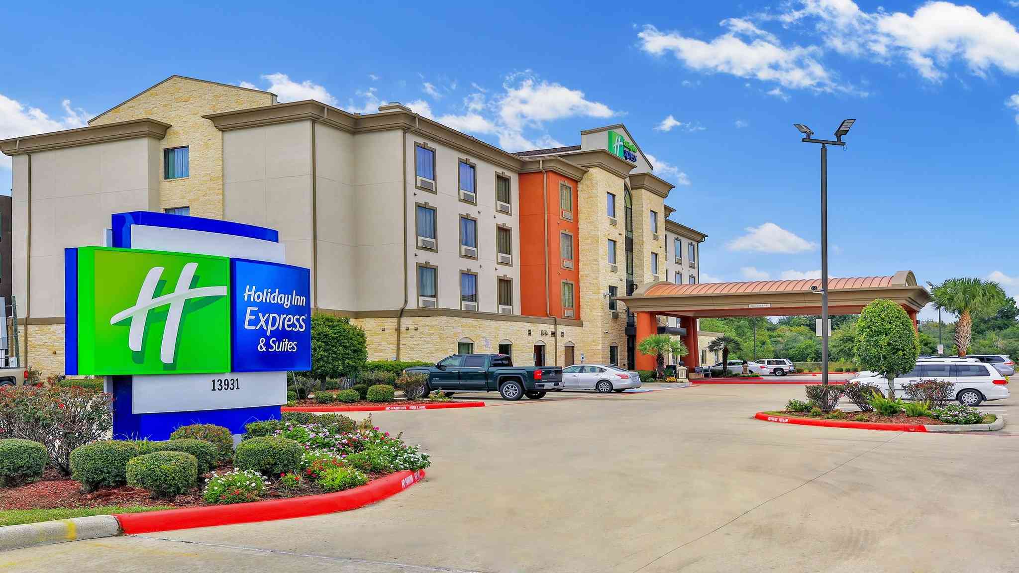 Holiday Inn Express & Suites Houston South - Pearland in Pearland, TX