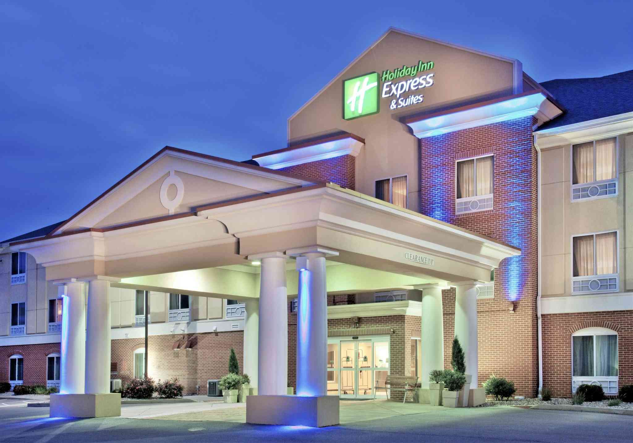 Holiday Inn Express & Suites Urbana-Champaign (U Of I Area) in Urbana, IL