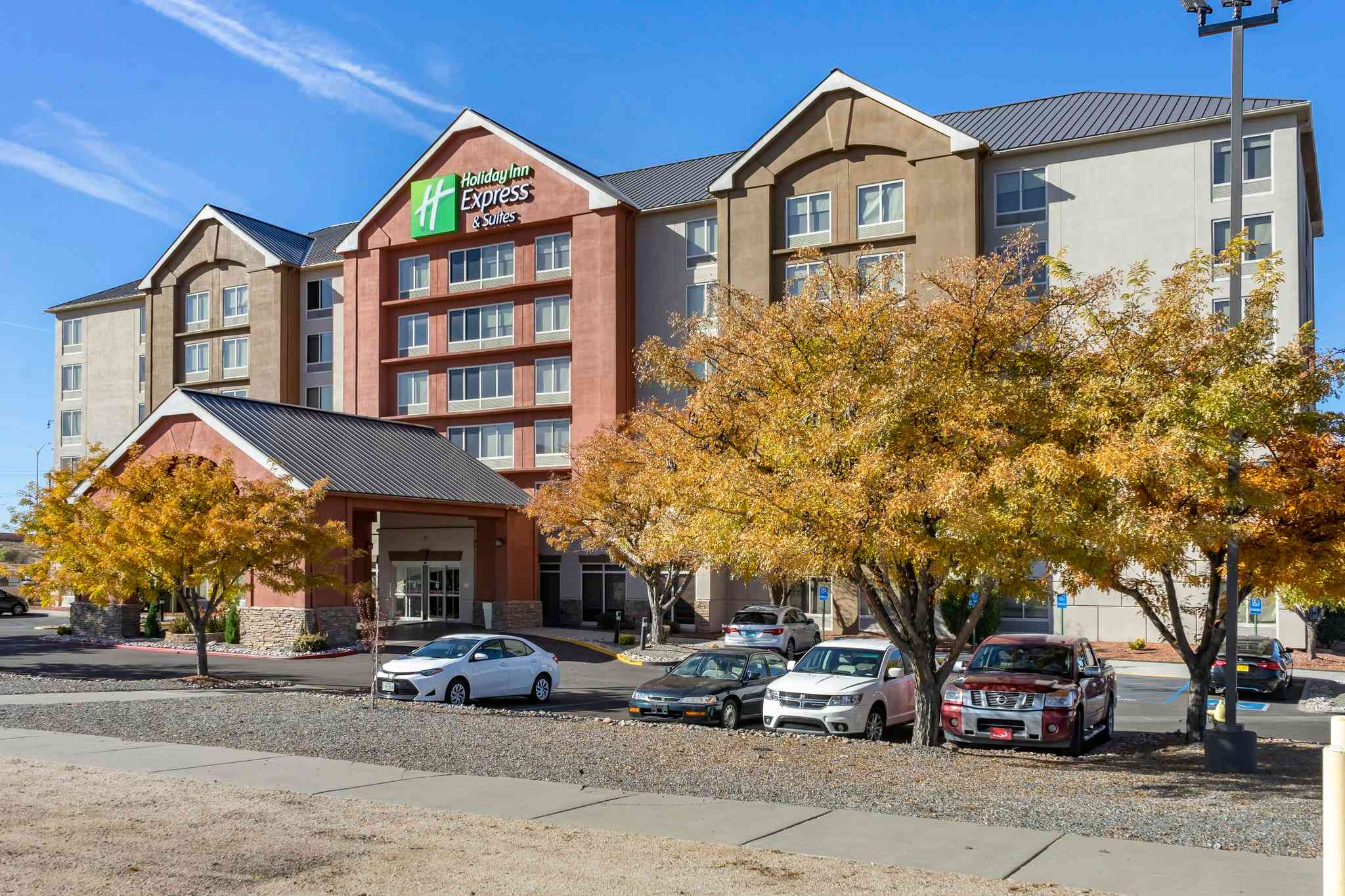 Holiday Inn Express & Suites Albuquerque Midtown in Albuquerque, NM