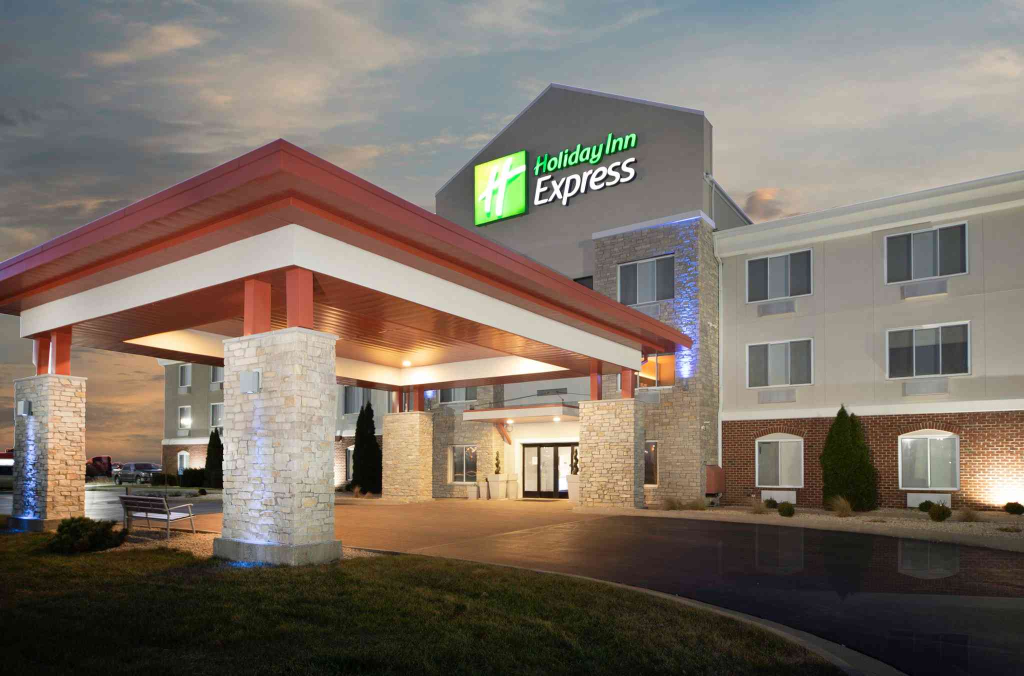 Holiday Inn Express Rochelle in Rochelle, IL