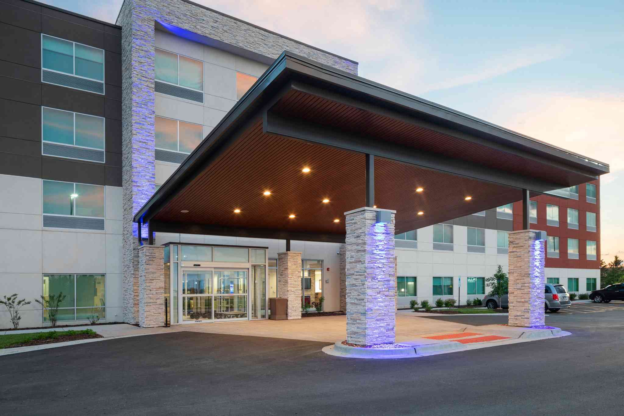 Holiday Inn Express & Suites Bourbonnais East - Bradley in ブルボネ, IL