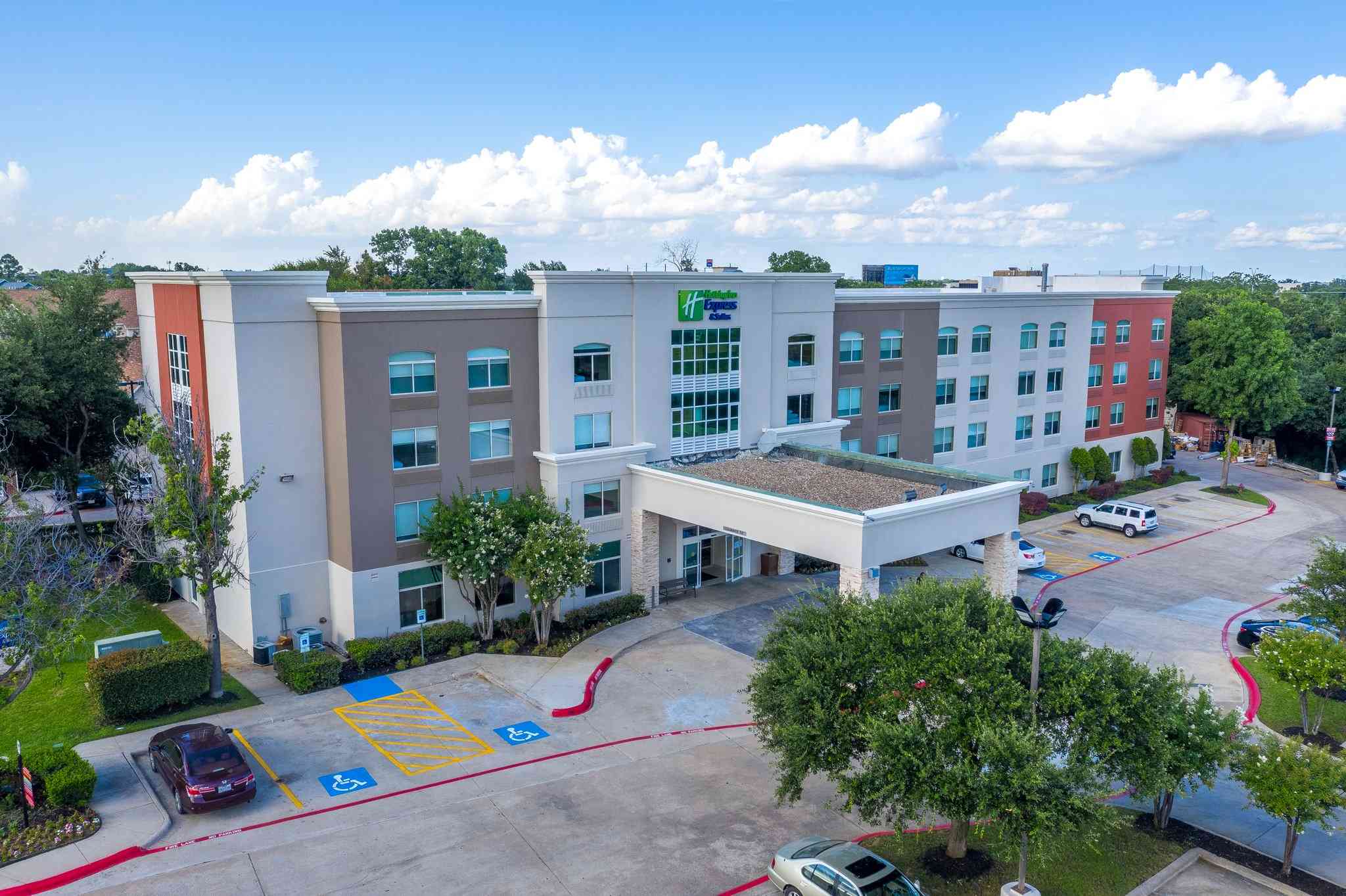 Holiday Inn Express & Suites Arlington North – Stadium Area in アーリントン, TX