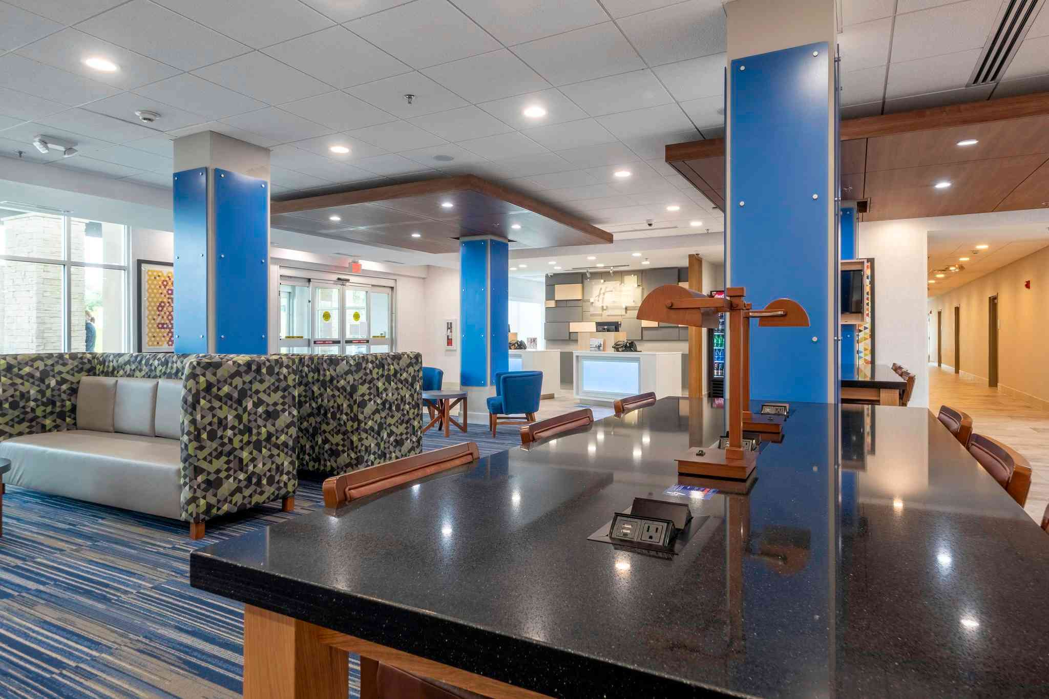 Holiday Inn Express & Suites Staunton in 스턴튼, VA