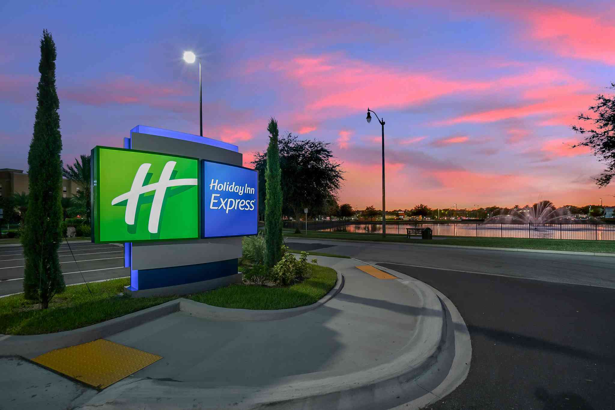 Holiday Inn Express Jacksonville South Bartram Prk in Джексонвилл, FL