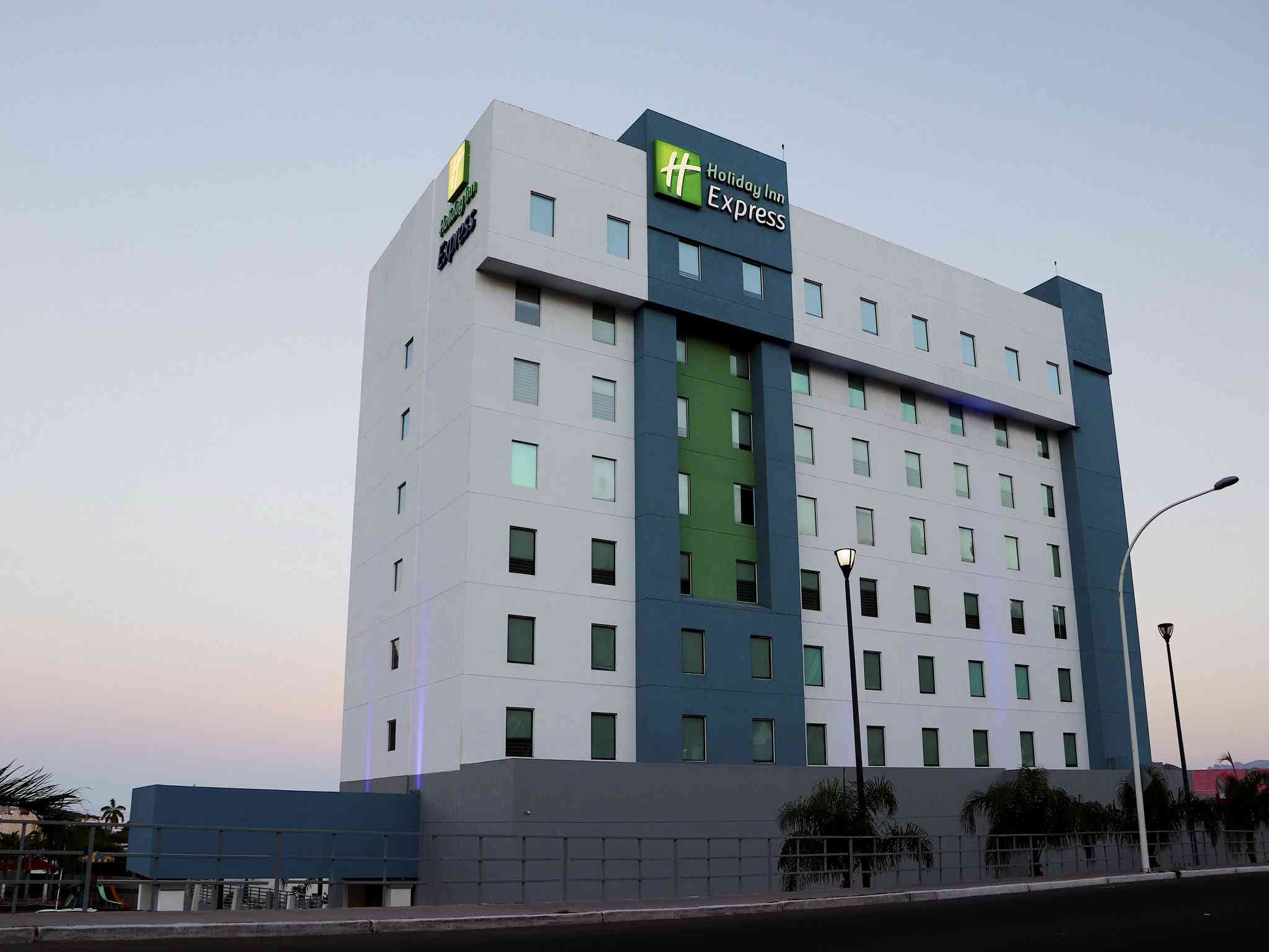 Holiday Inn Express GUAYMAS in 瓜伊马斯, MX