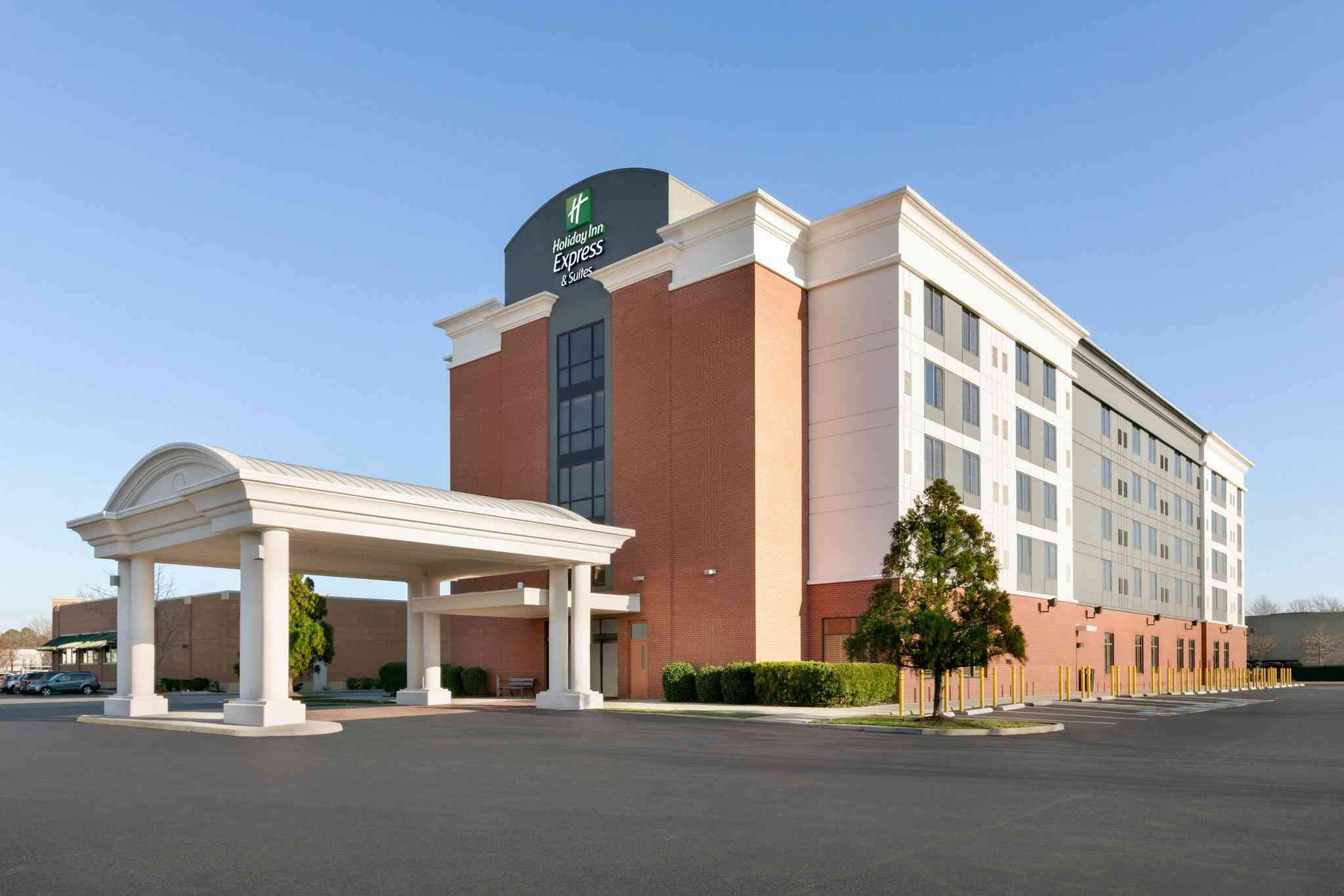 Holiday Inn Express & Suites Norfolk Airport in 노퍽, VA