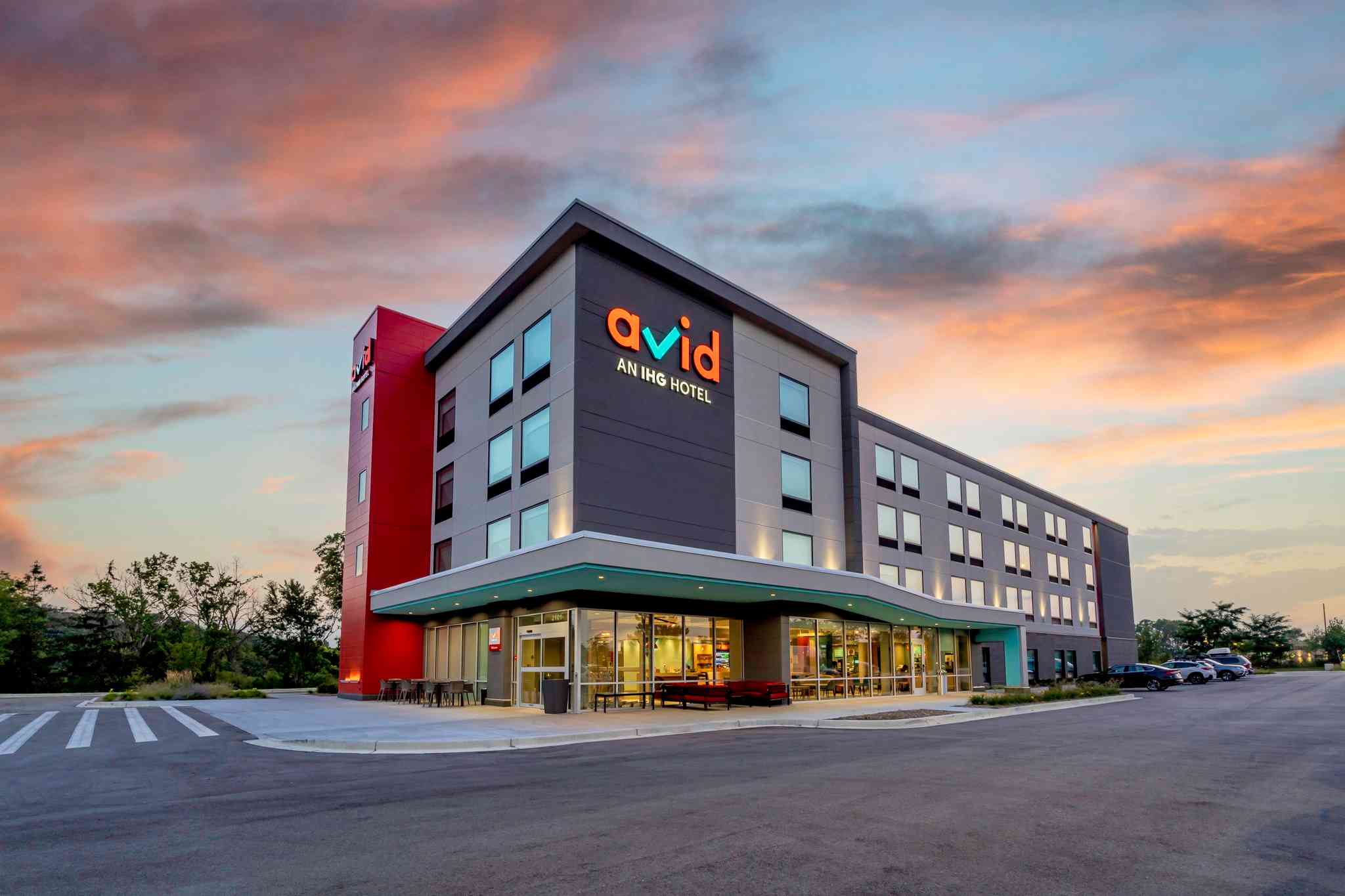 avid hotel Milwaukee West - Waukesha in Pewaukee, WI