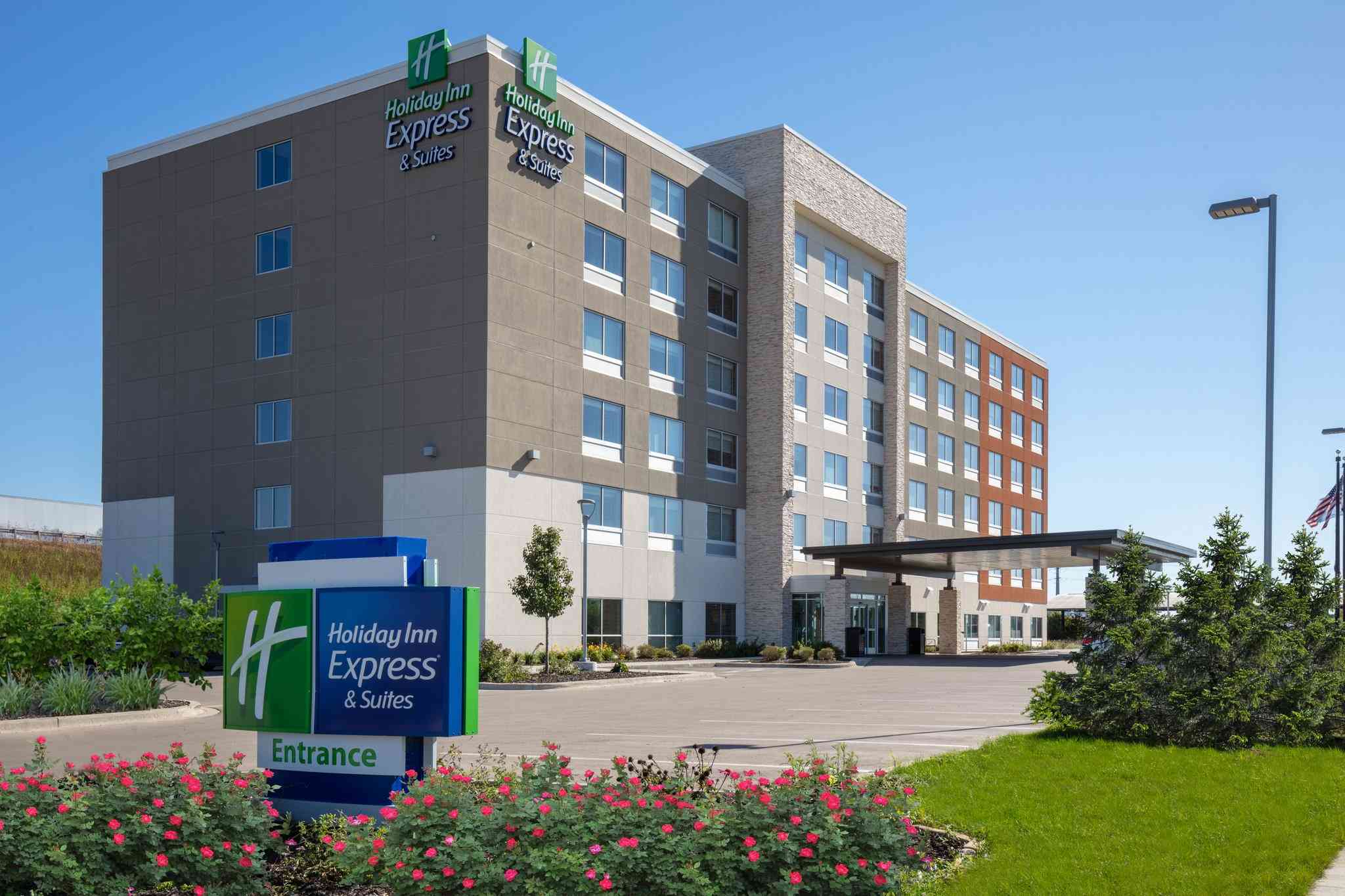 Holiday Inn Express & Suites Beloit in Beloit, WI