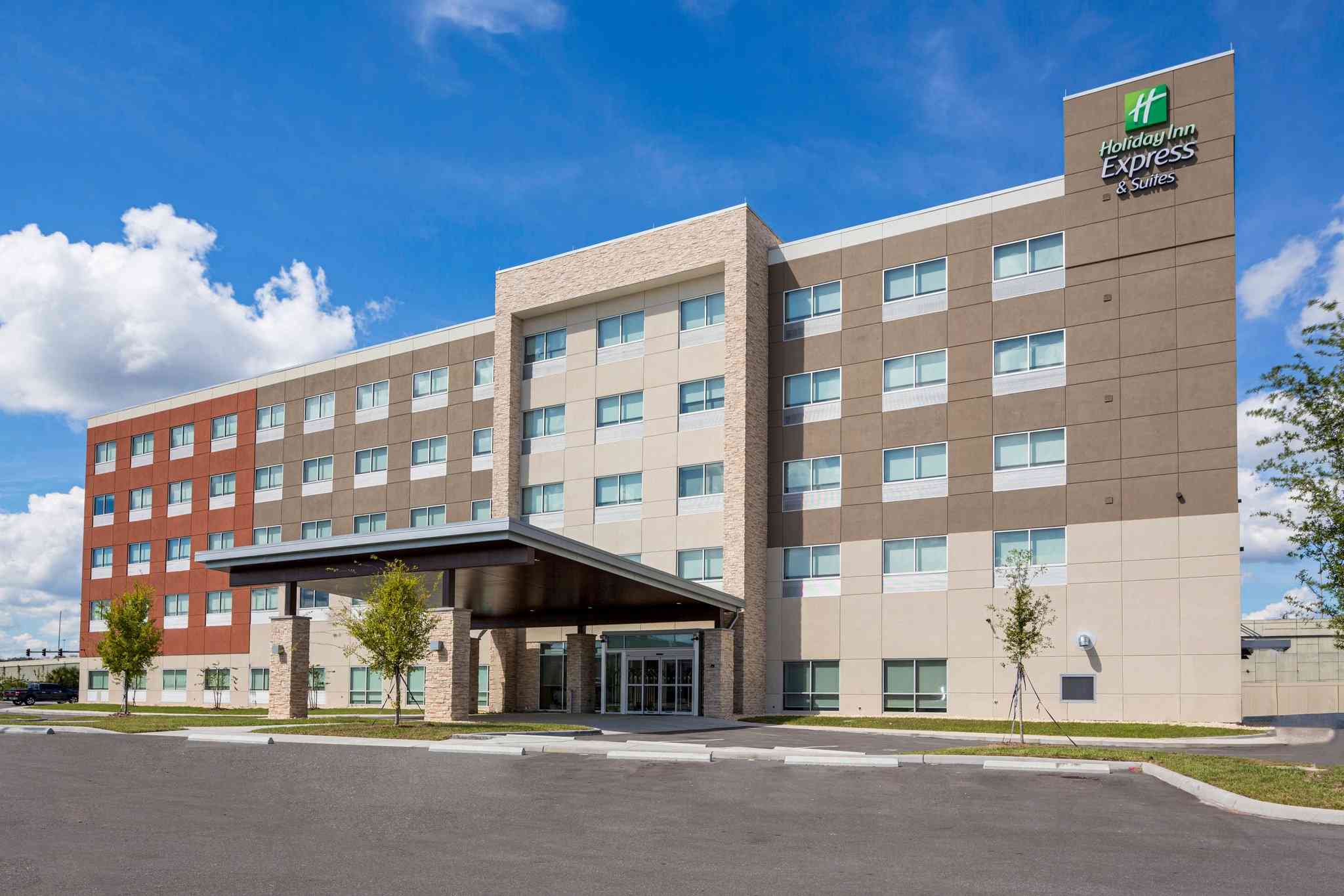 Holiday Inn Express & Suites Sanford in ซานฟอร์ด, FL