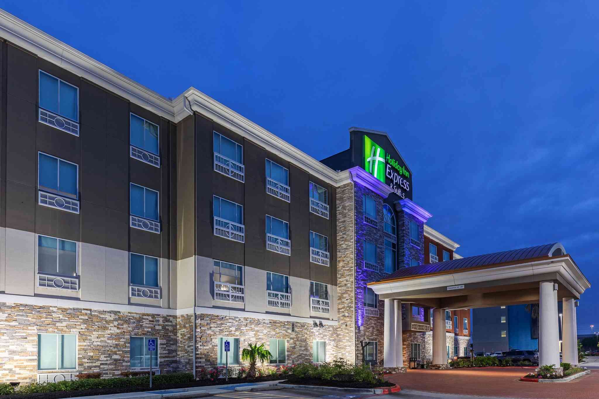 Holiday Inn Express & Suites Houston Space Ctr - Clear Lake in 韋伯斯特, TX