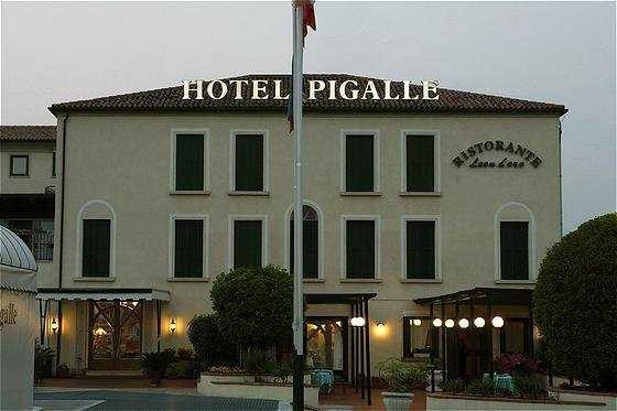 Hotel Pigalle in Tezze Sul Brenta, IT