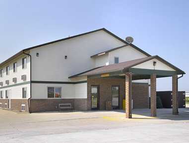 Super 8 by Wyndham Mendota in Mendota, IL