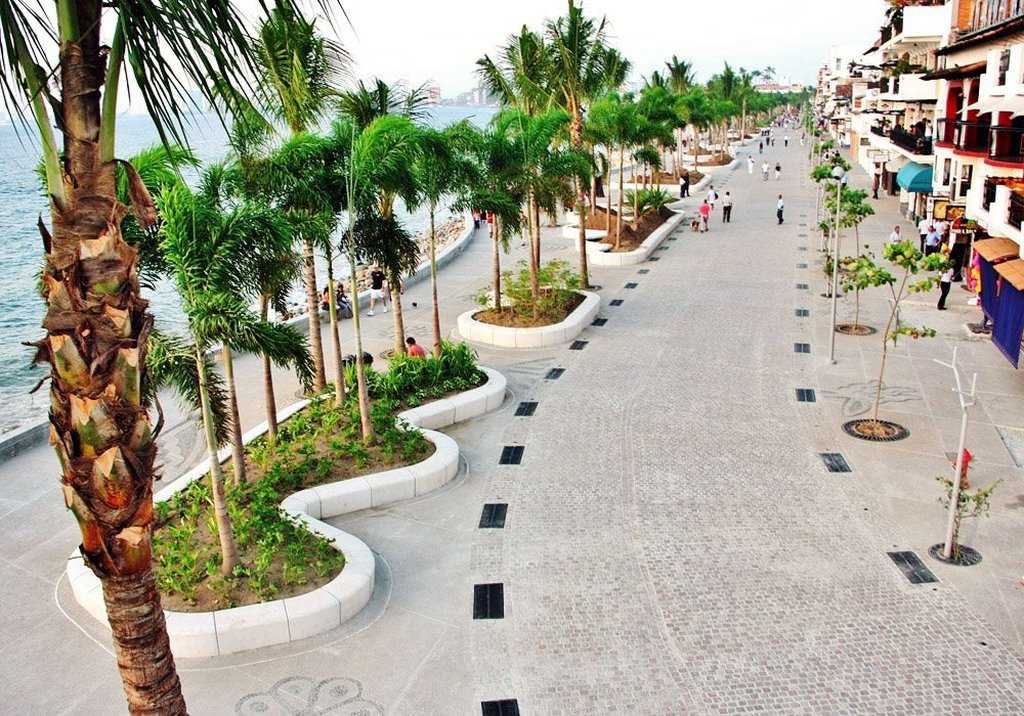 Playa Los Arcos in Puerto Vallarta, MX