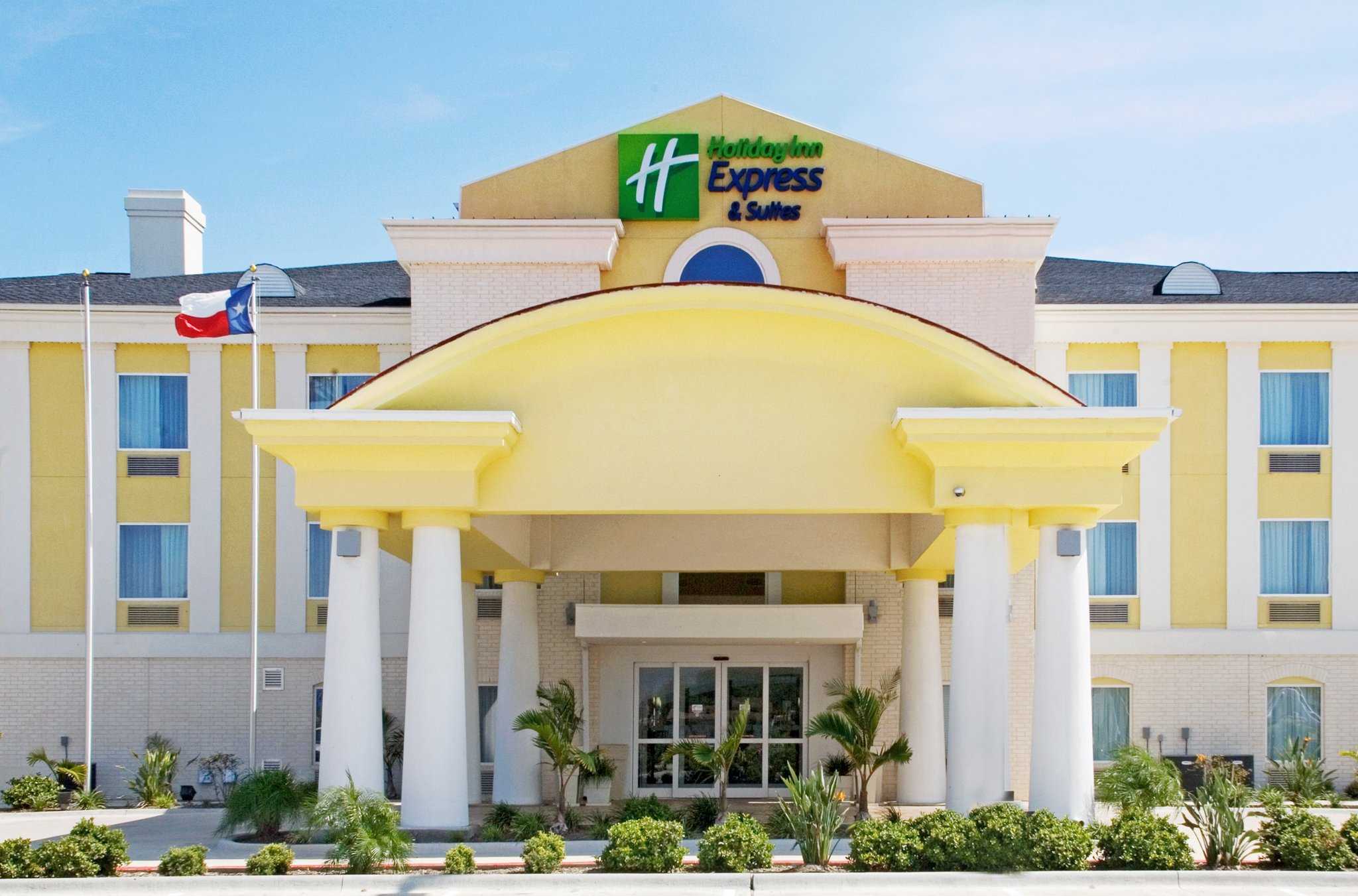 Holiday Inn Express & Suites Falfurrias in Falfurrias, TX