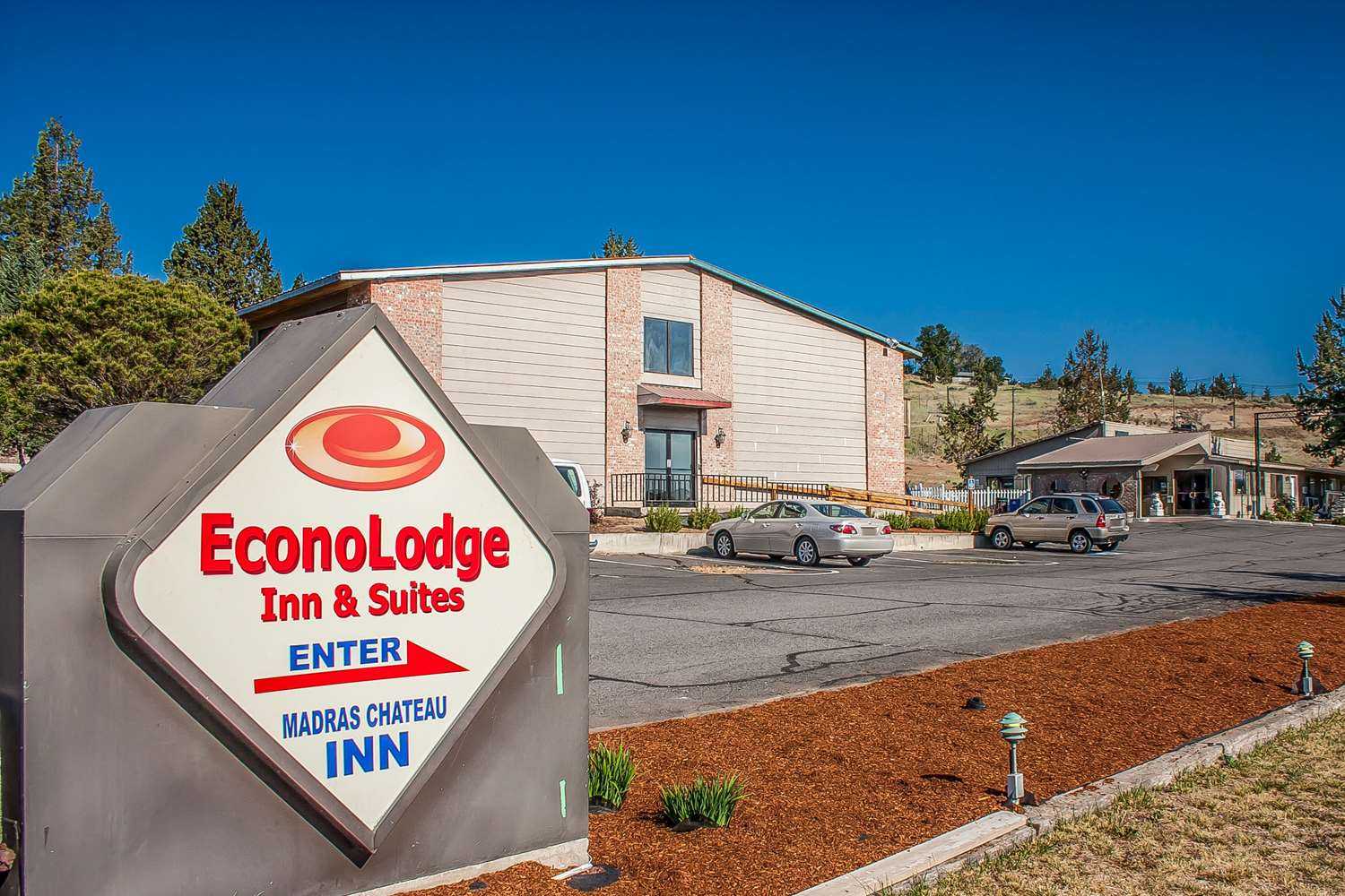 Econo Lodge Inn and Suites Madras Chateau Inn in Madras, OR