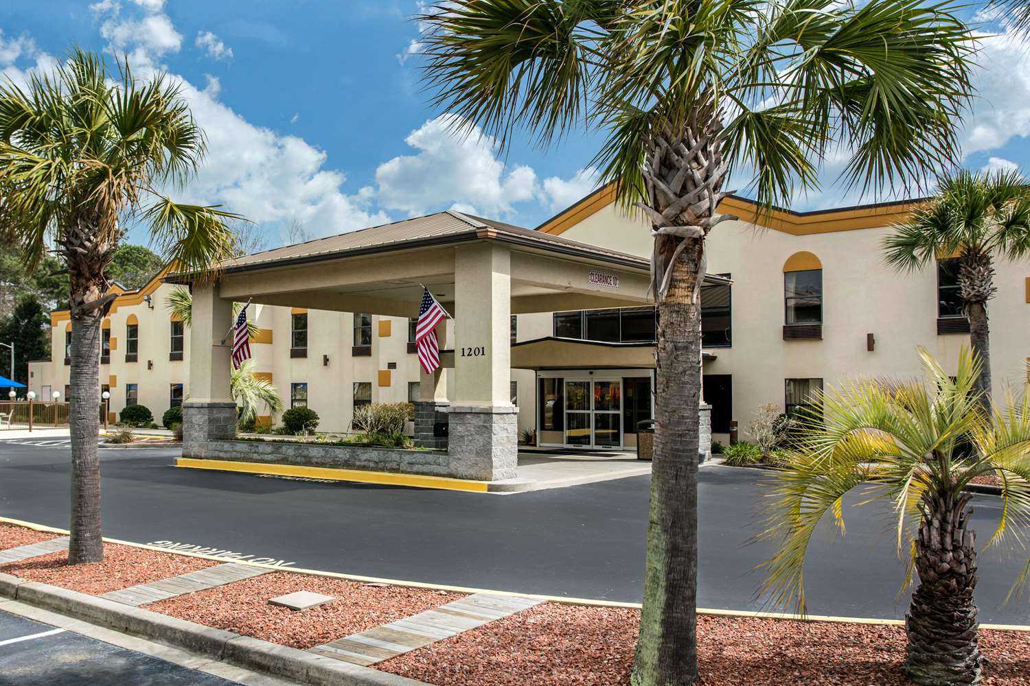 Quality Inn Surfside Myrtle Beach in Surfside Beach, SC