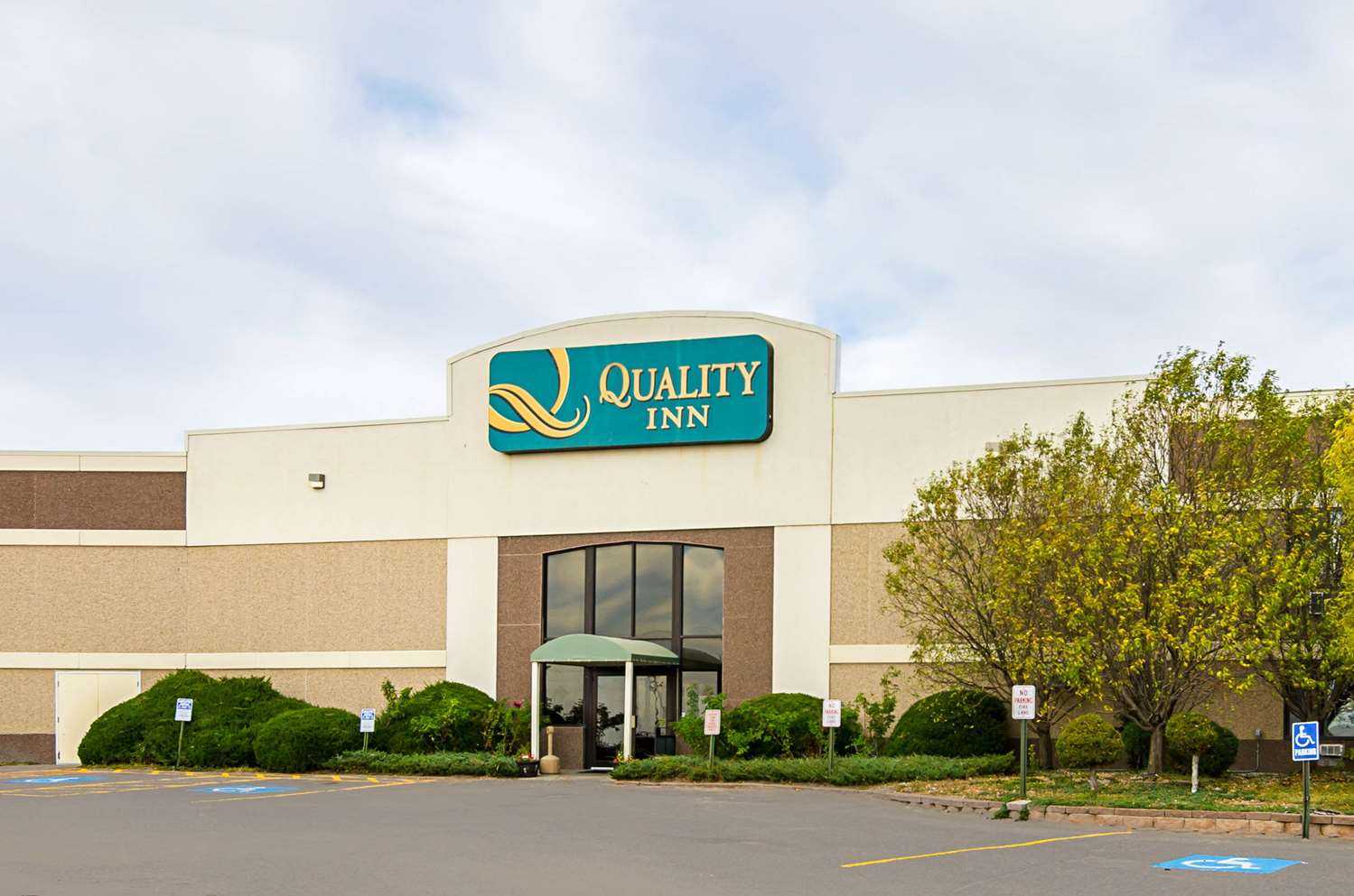 Quality Inn Rosebud Casino in Mission, SD