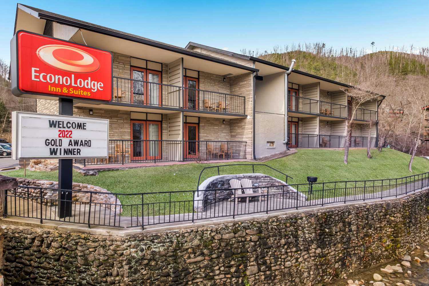 Econo Lodge Inn & Suites On The River in Gatlinburg, TN