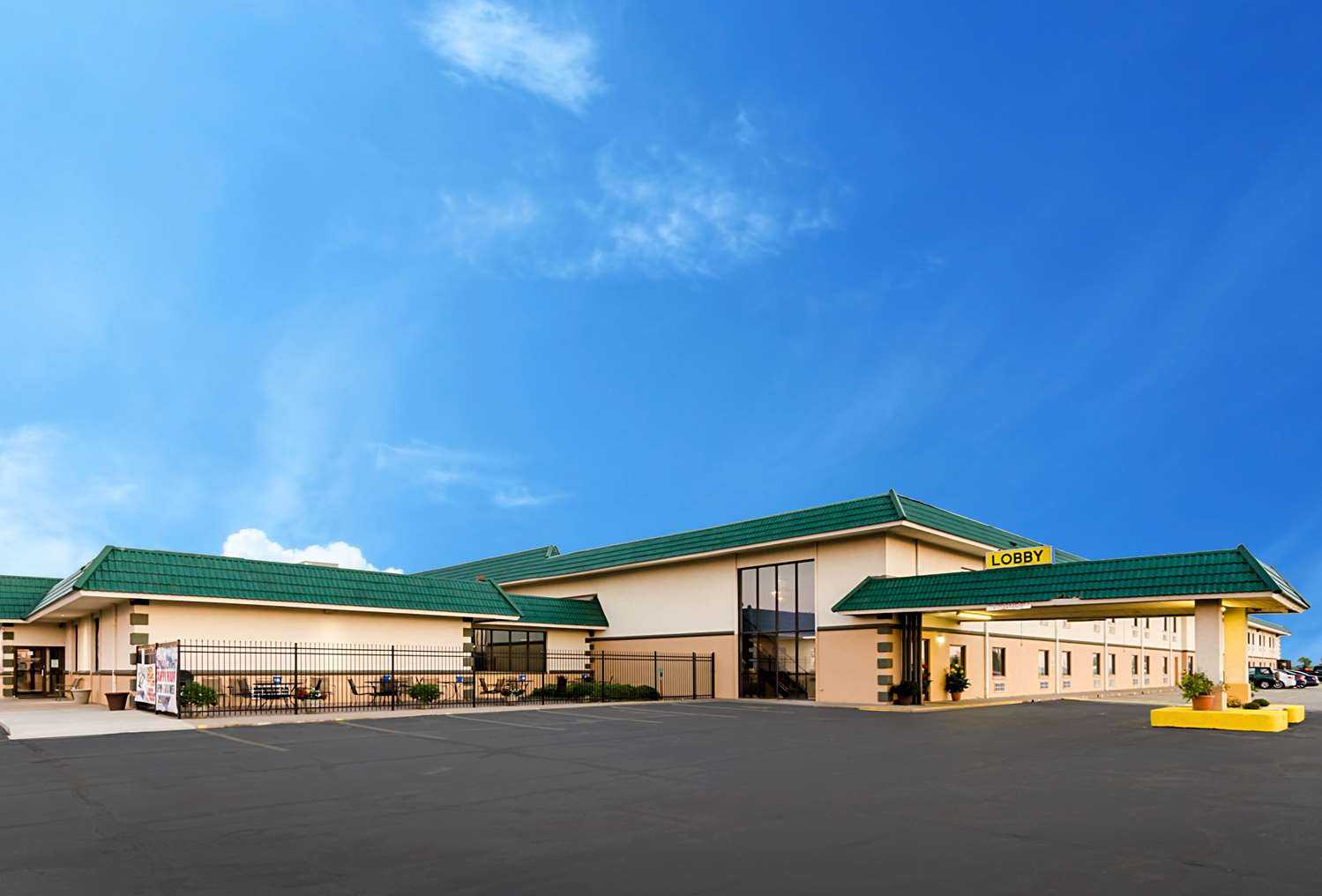 Quality Inn and Suites in Salina, KS