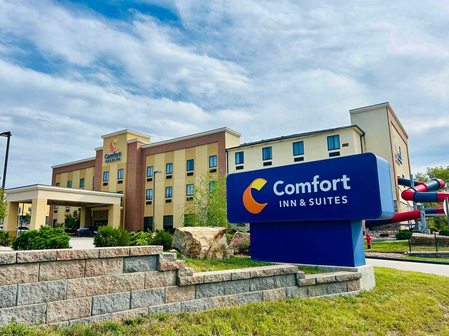 Comfort Inn and Suites Shawnee - Kansas City in Shawnee, KS