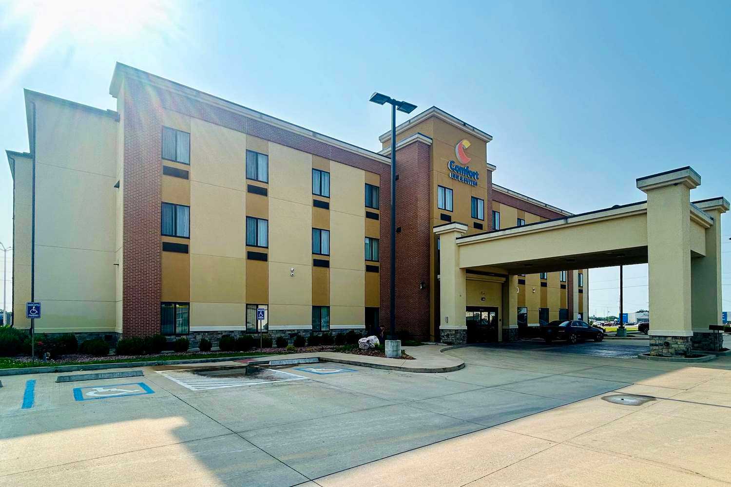 Comfort Inn and Suites in Independence, KS