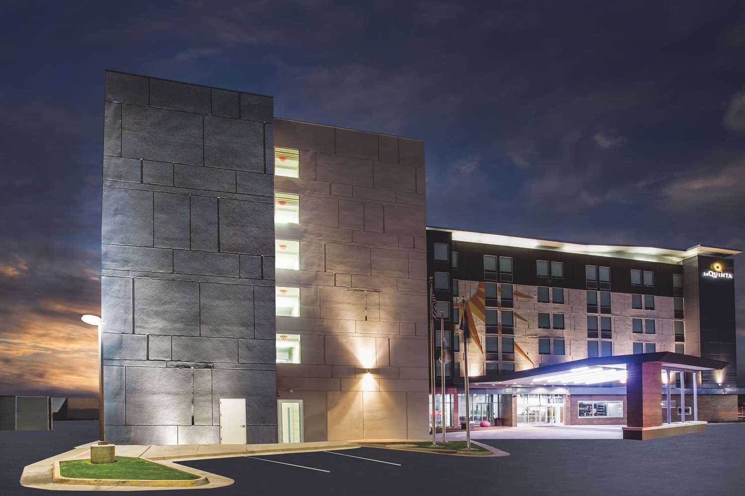 La Quinta Inn & Suites by Wyndham Winchester in Winchester, VA