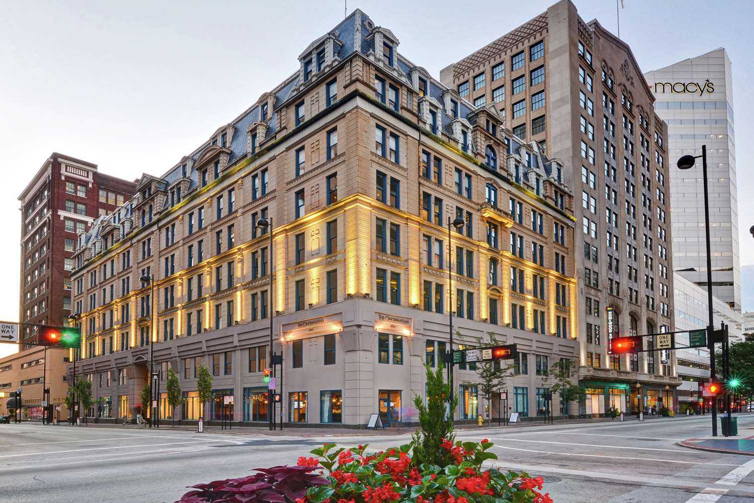 The Cincinnatian Hotel, Curio Collection by Hilton in Cincinnati, OH