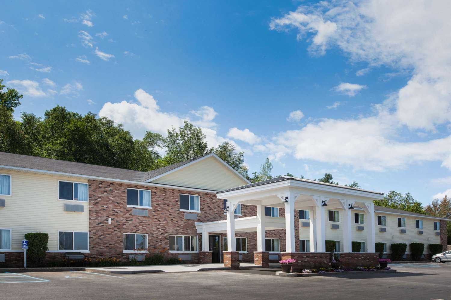 AmericInn by Wyndham Petoskey in Petoskey, MI