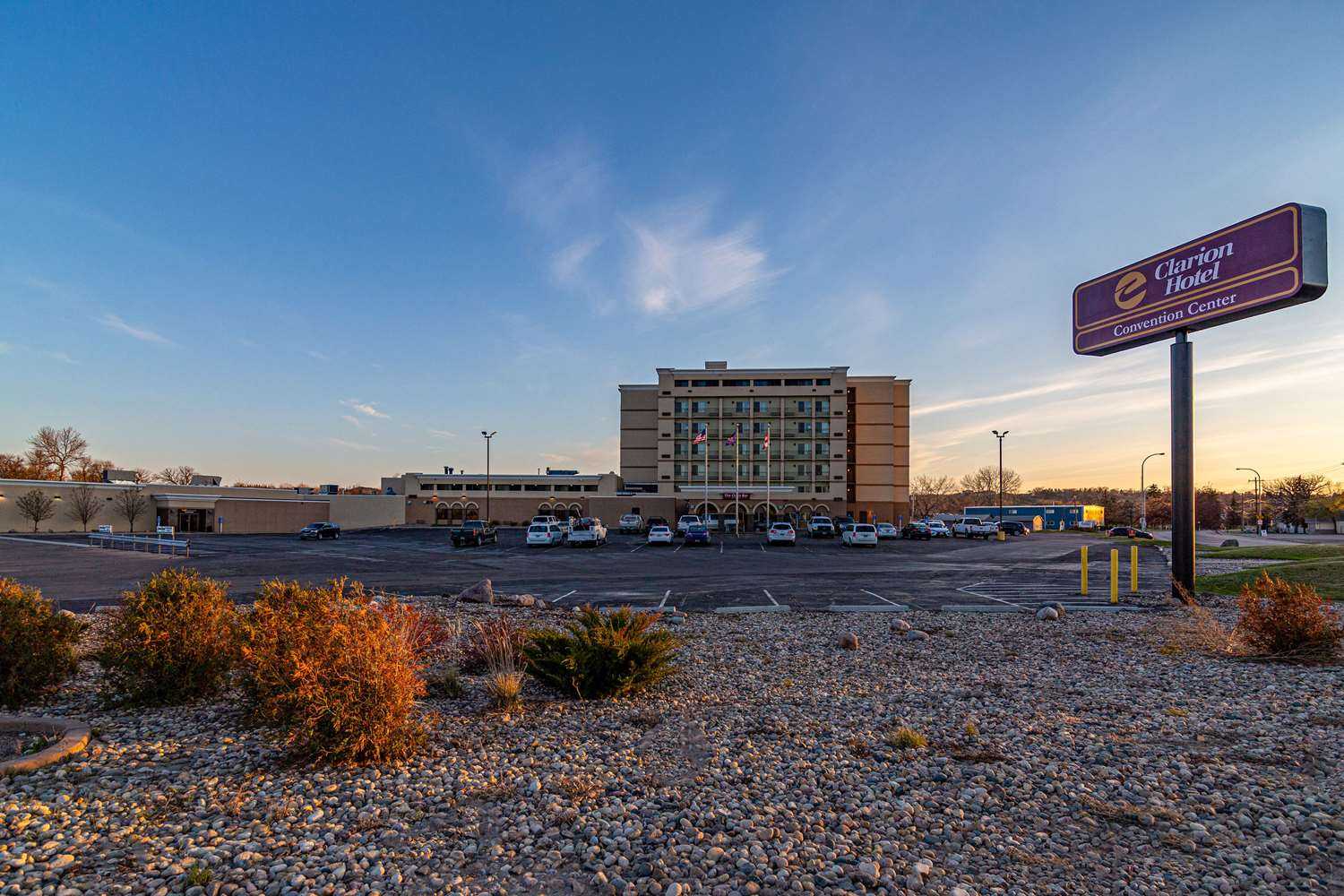 Clarion Hotel Convention Center in Minot, ND