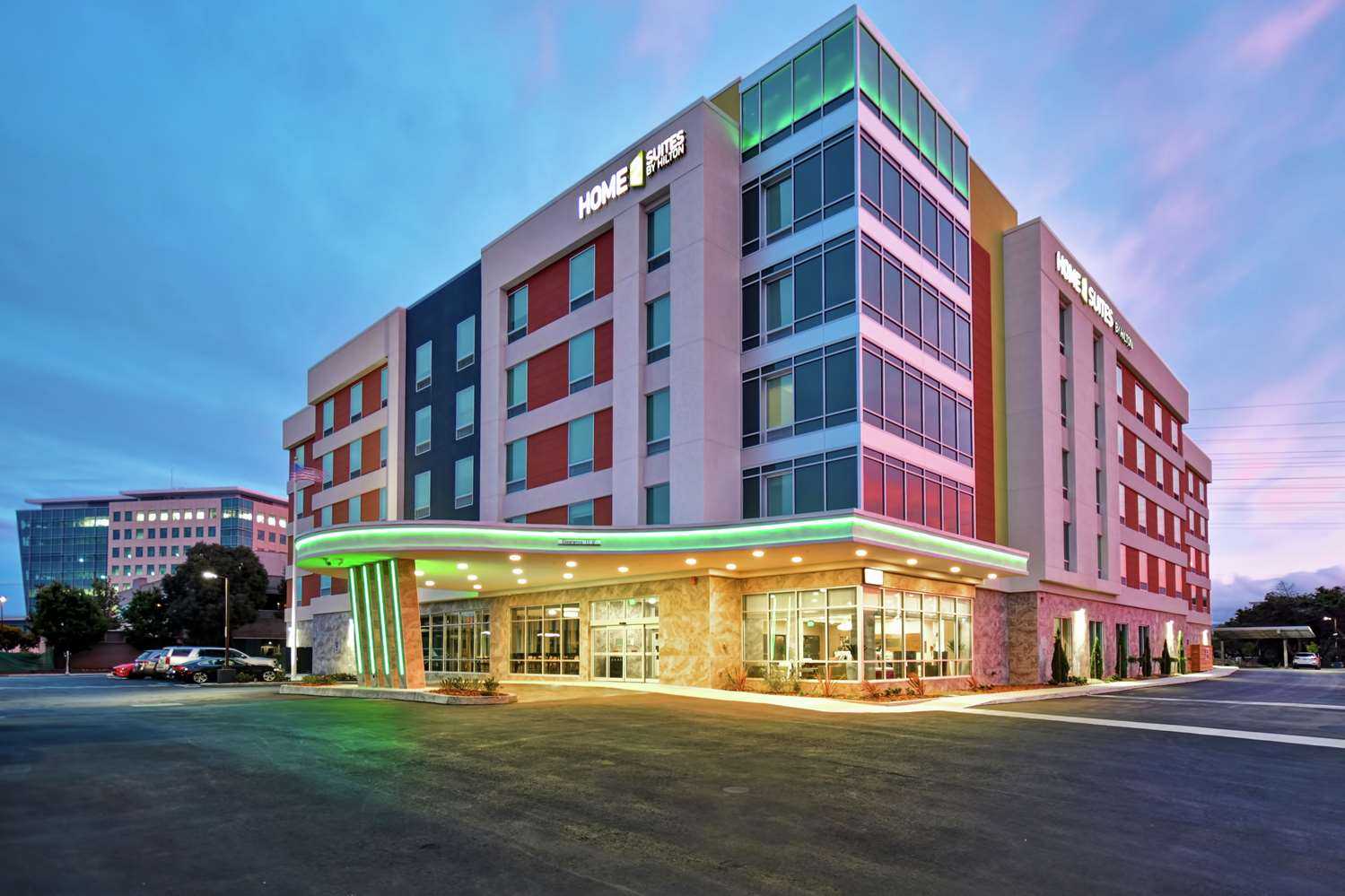 Home2 Suites by Hilton San Francisco Airport North in Zuid-San Francisco, CA