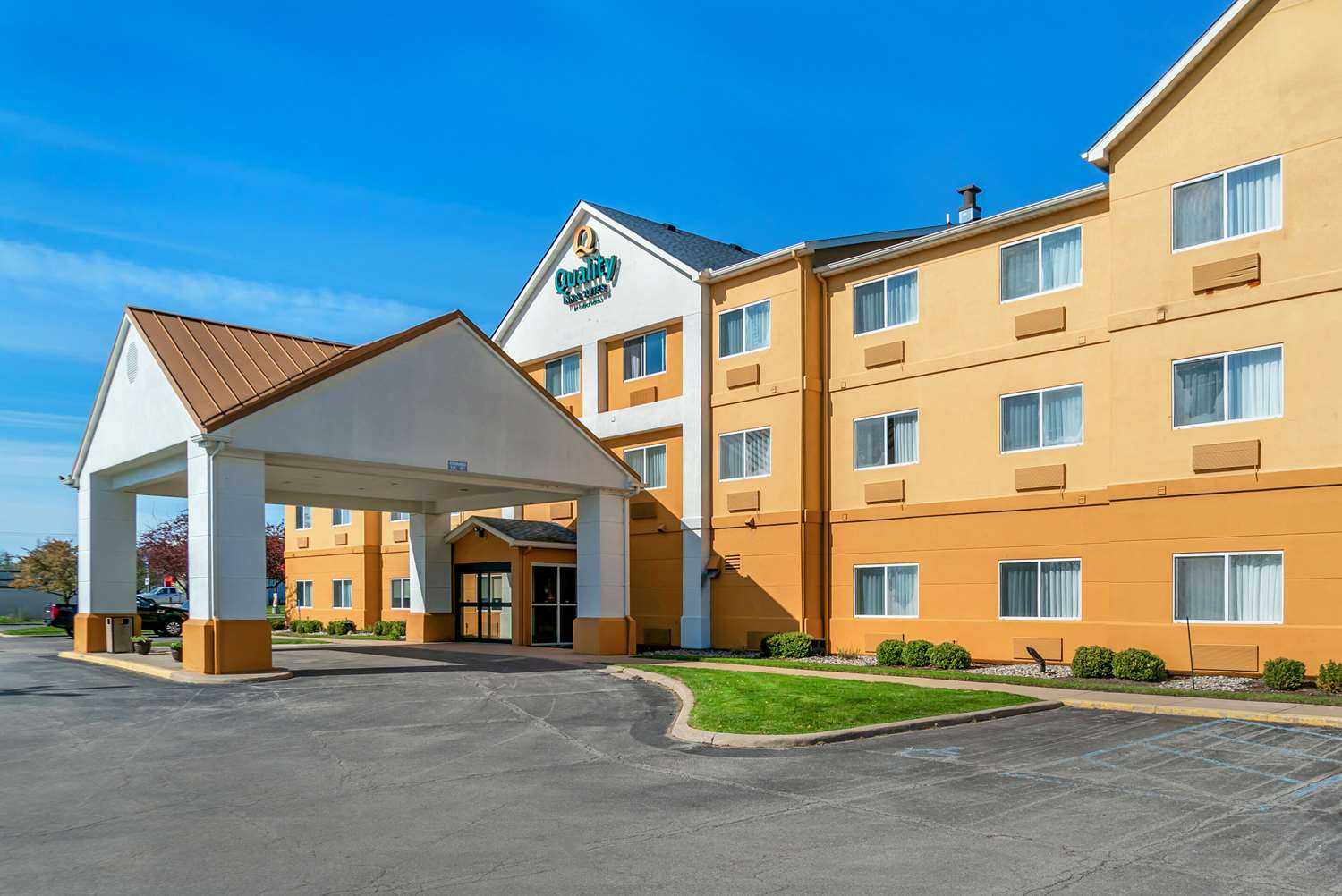 Quality Inn And Suites in Bay City, MI