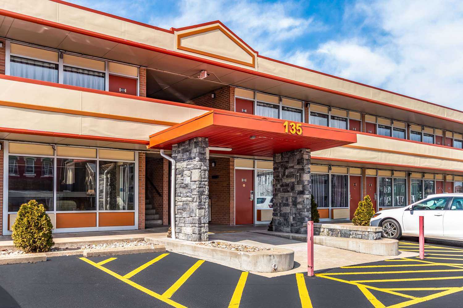 Econo Lodge in Zanesville, OH