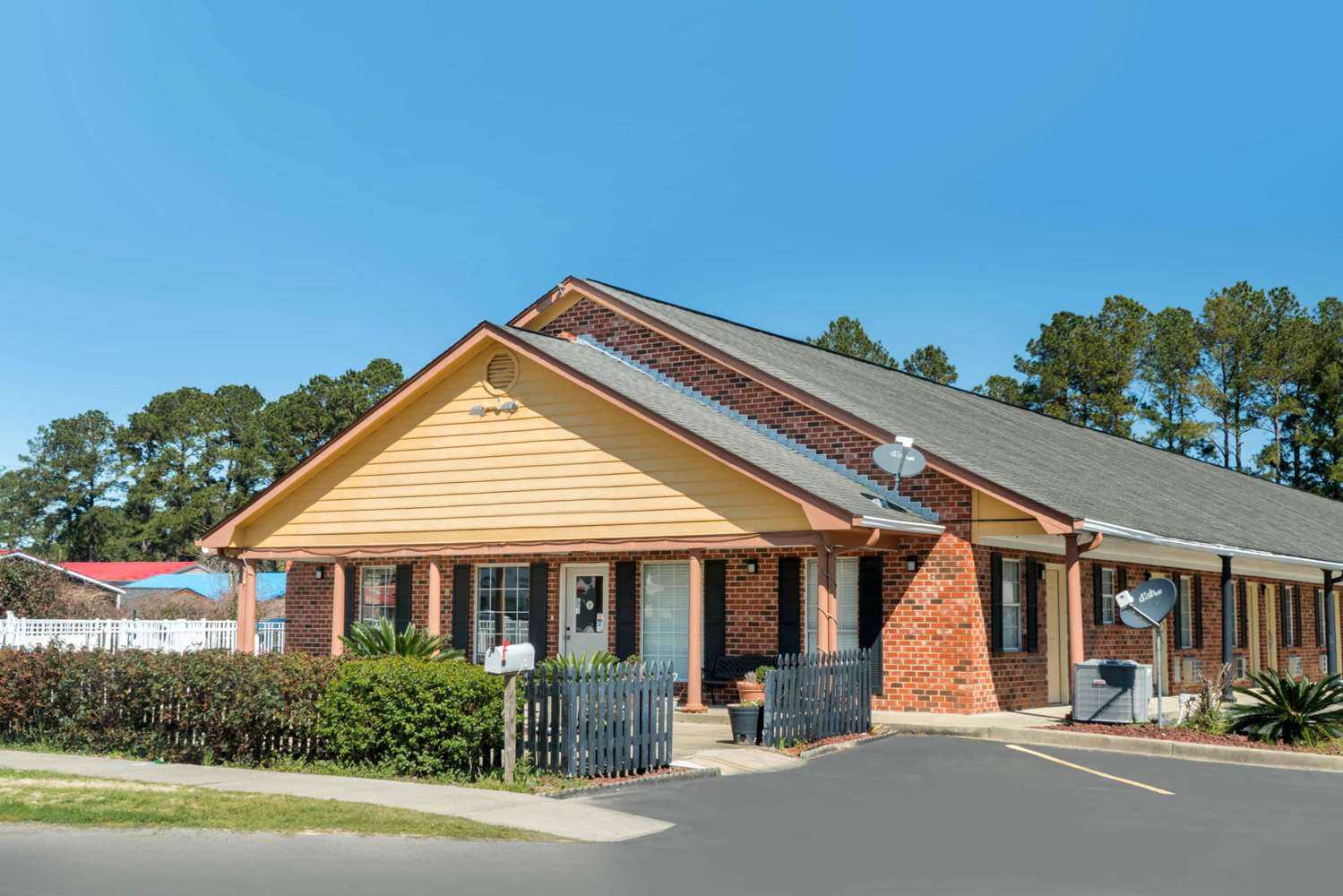 Travelodge by Wyndham Santee in Santee, SC