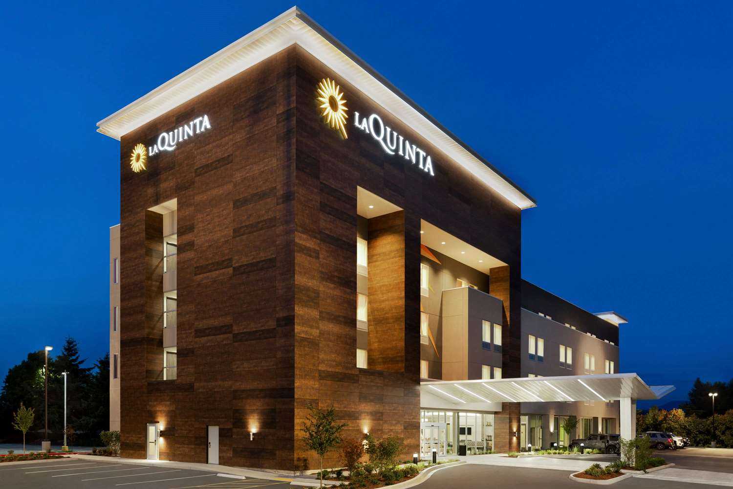 La Quinta Inn & Suites by Wyndham Burlington in Burlington, WA