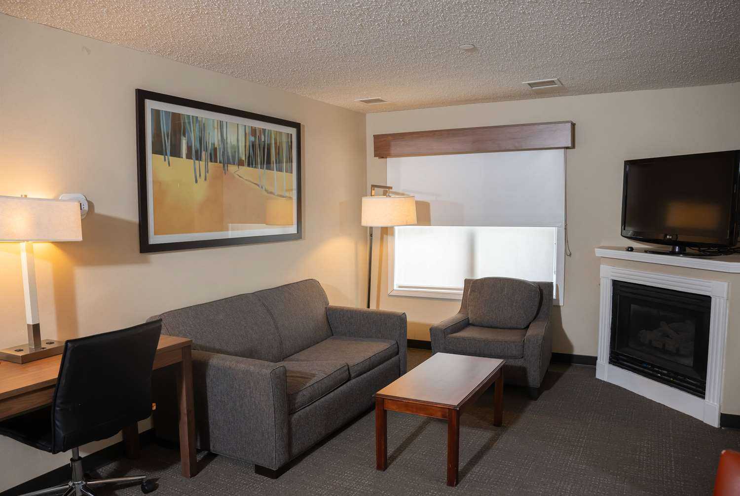 Hawthorn Suites by Wyndham Erie in Erie, PA