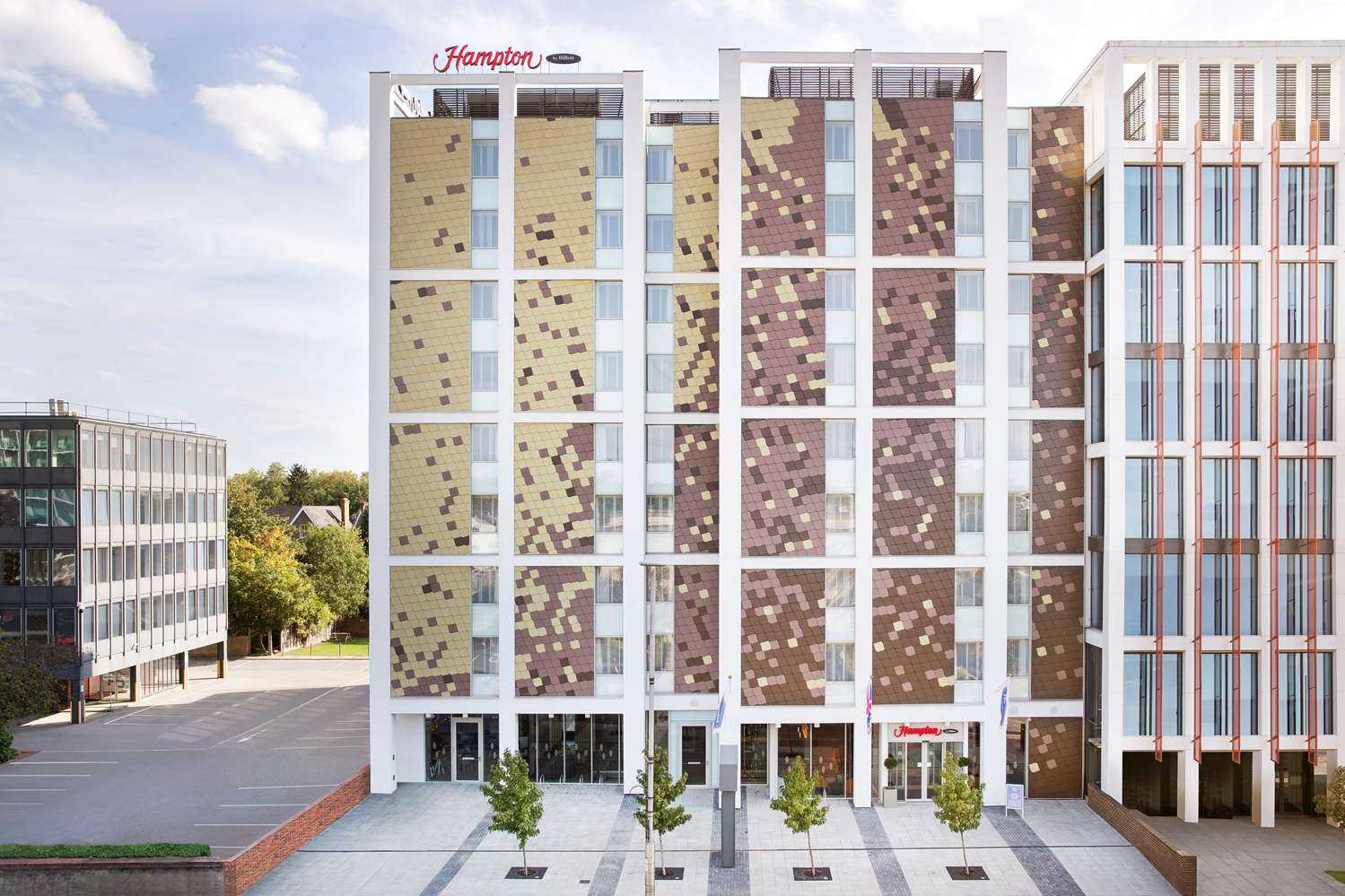 London, GB1의 Hampton by Hilton London Ealing