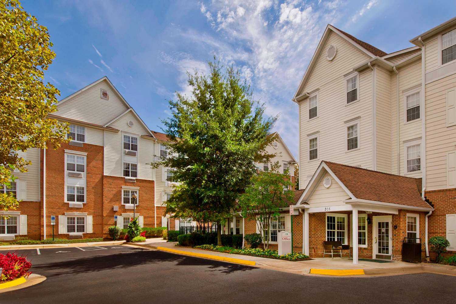 Sonesta Simply Suites Falls Church in Falls Church, VA