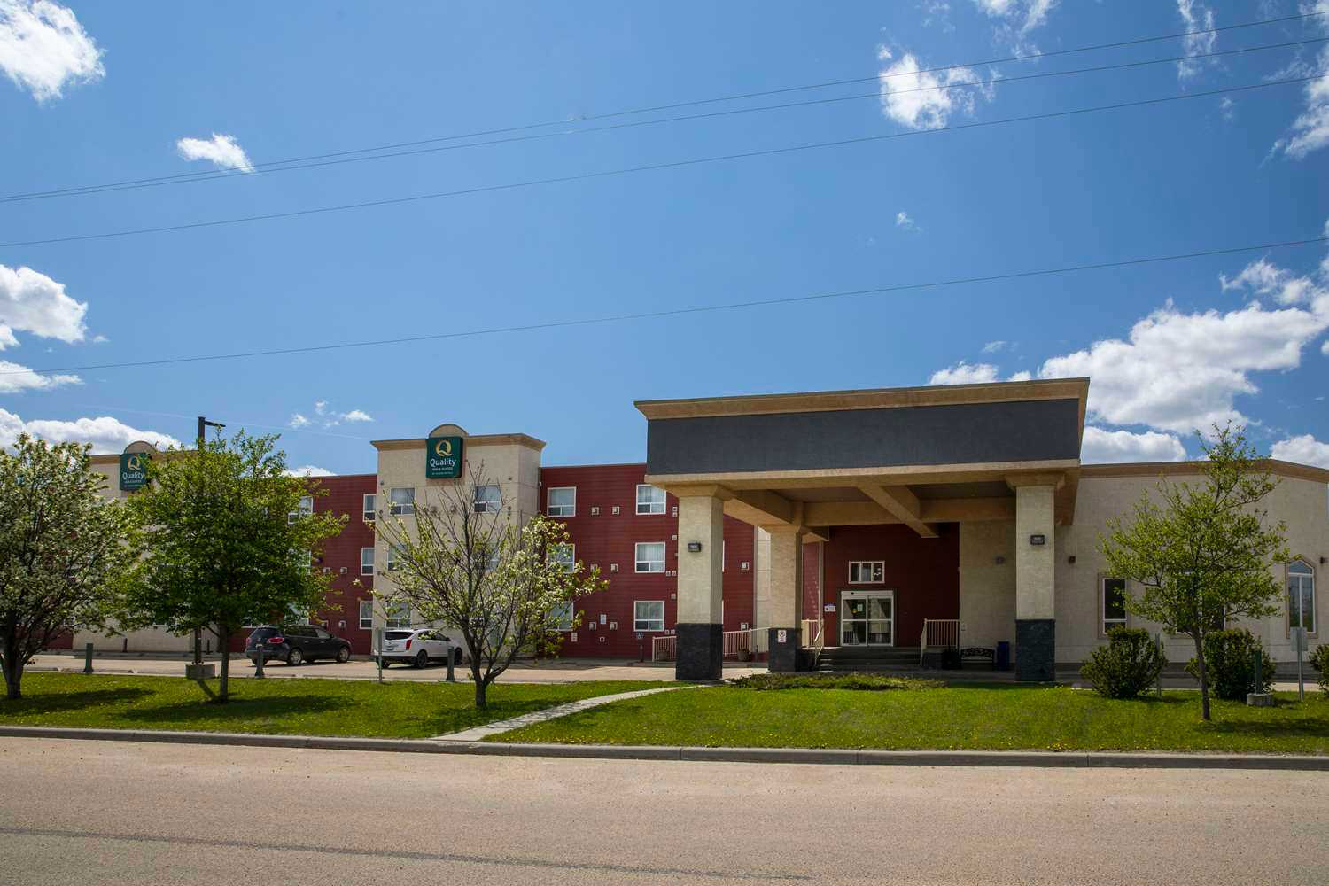 Quality Inn & Suites Whitecourt in Whitecourt, AB