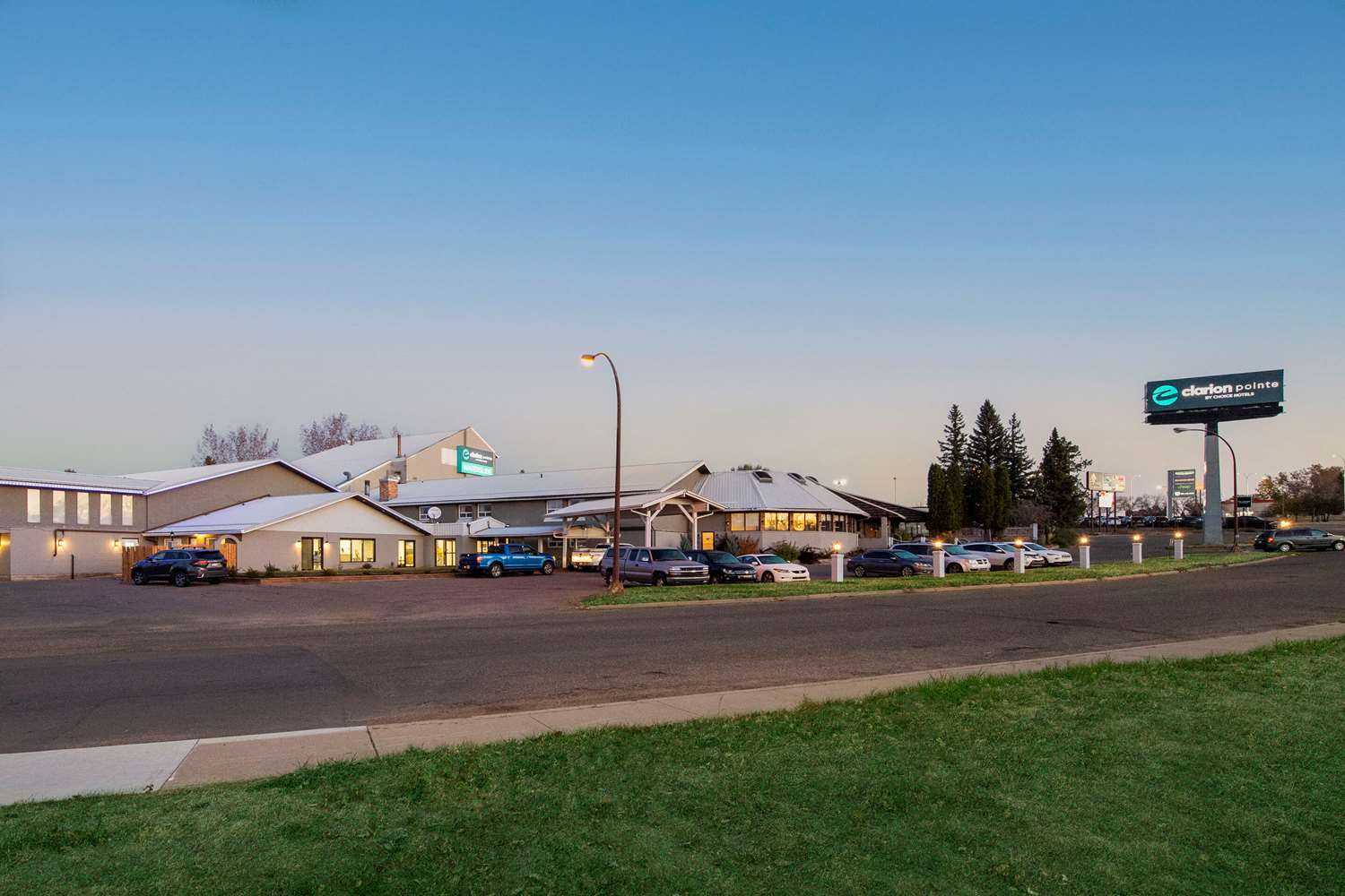 Clarion Pointe Medicine Hat in Medicine Hat, AB