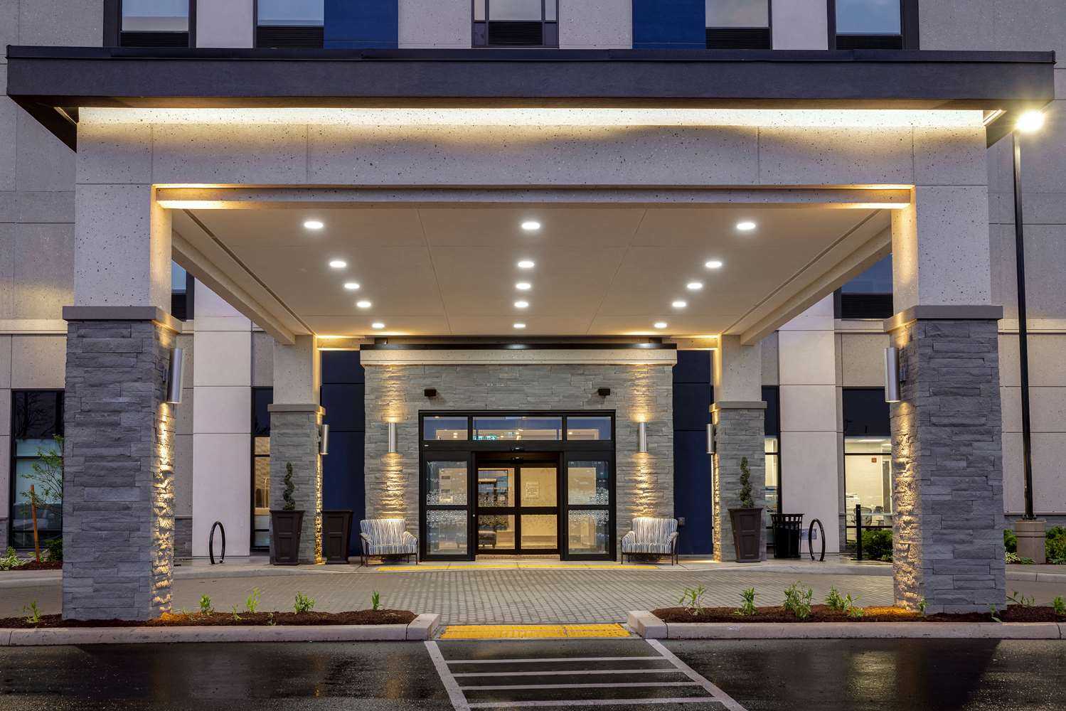 Hampton Inn & Suites by Hilton Burlington Toronto in Burlington, ON