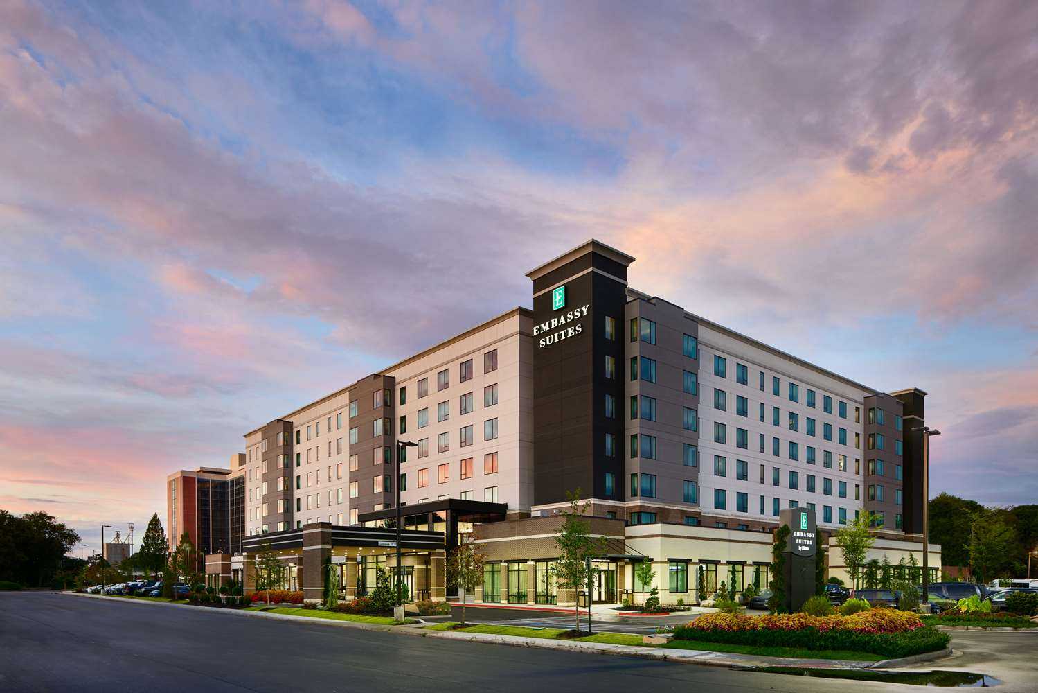 Embassy Suites by Hilton Atlanta Airport North in Hapeville, GA