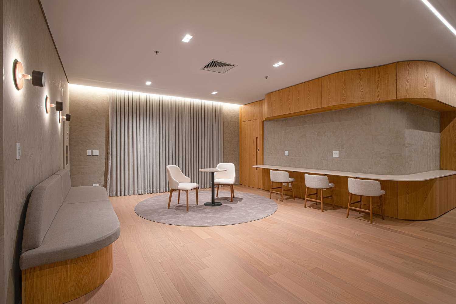 Qoya Hotel Curitiba, Curio Collection by Hilton in Curitiba, BR